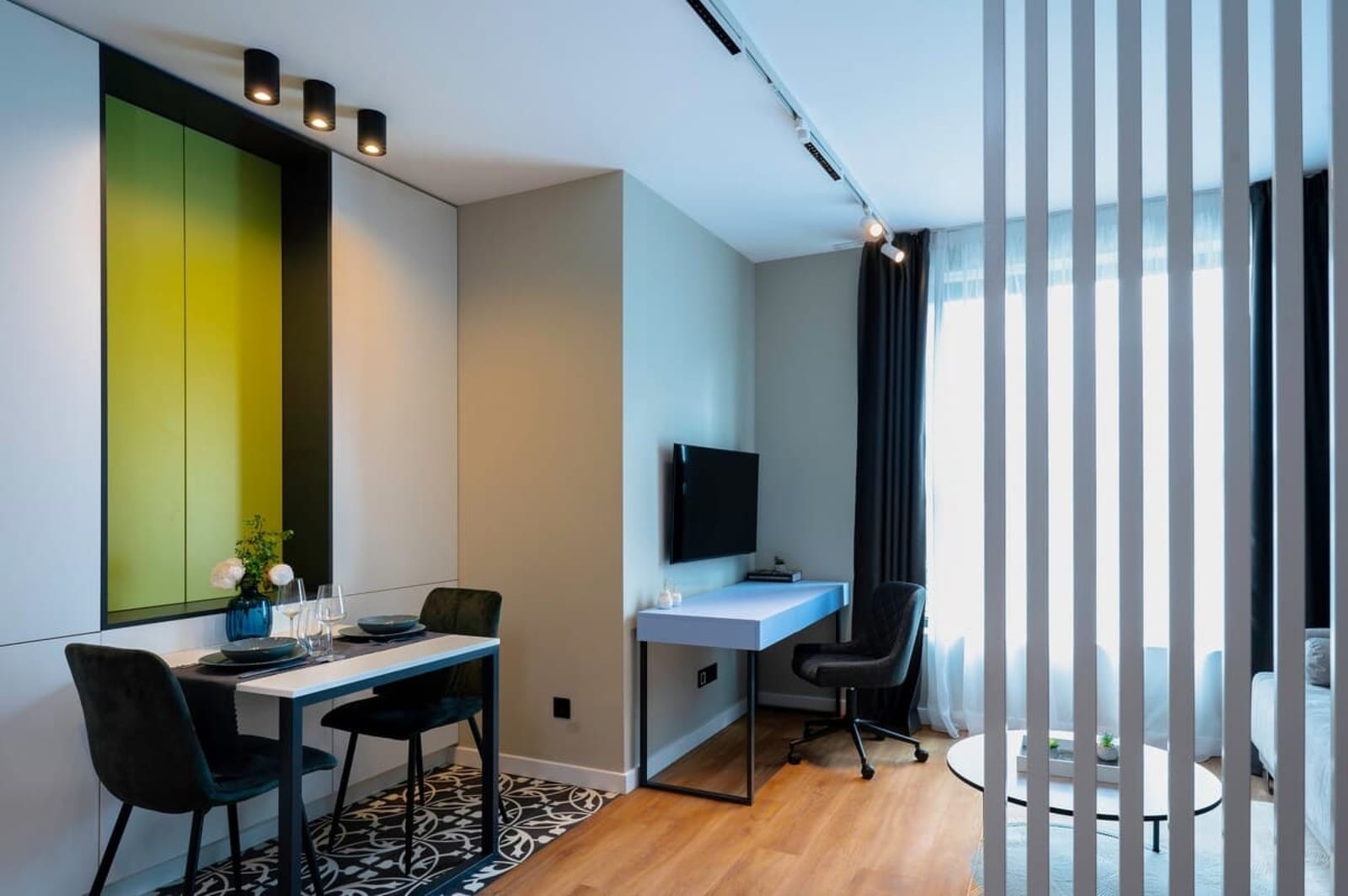 Aviva Living - Floral Studio 7.6 - Photo 9