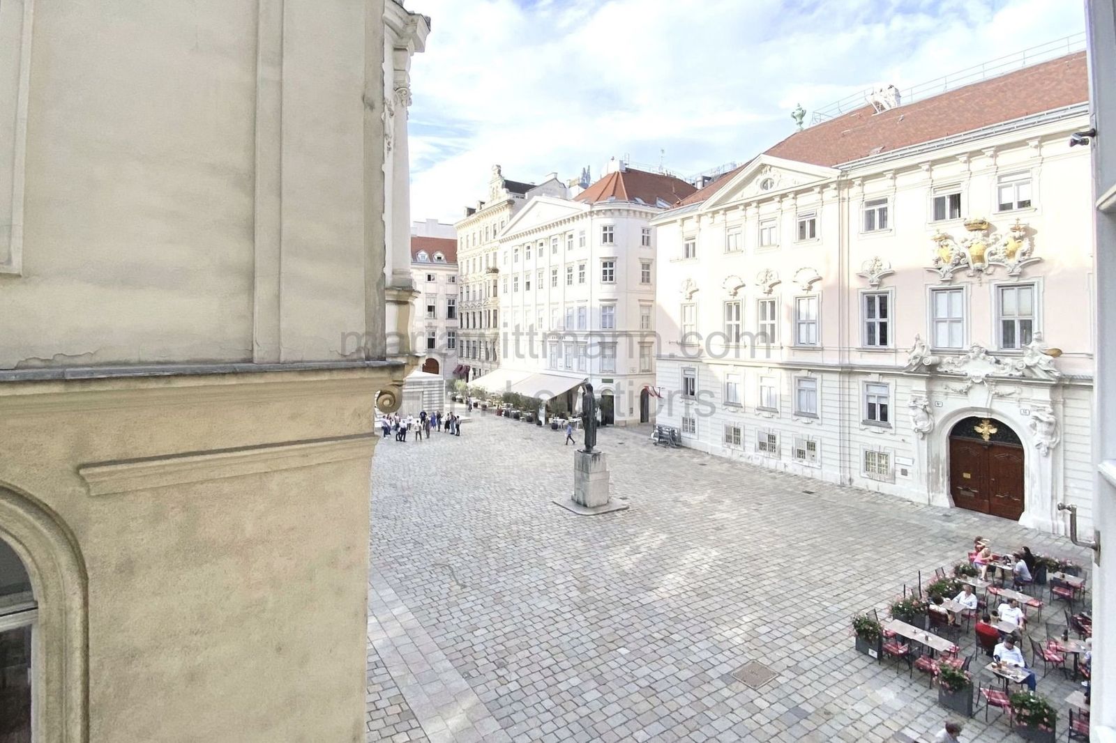 Historic Apartment with Tall Windows and High Ceilings - Photo 18