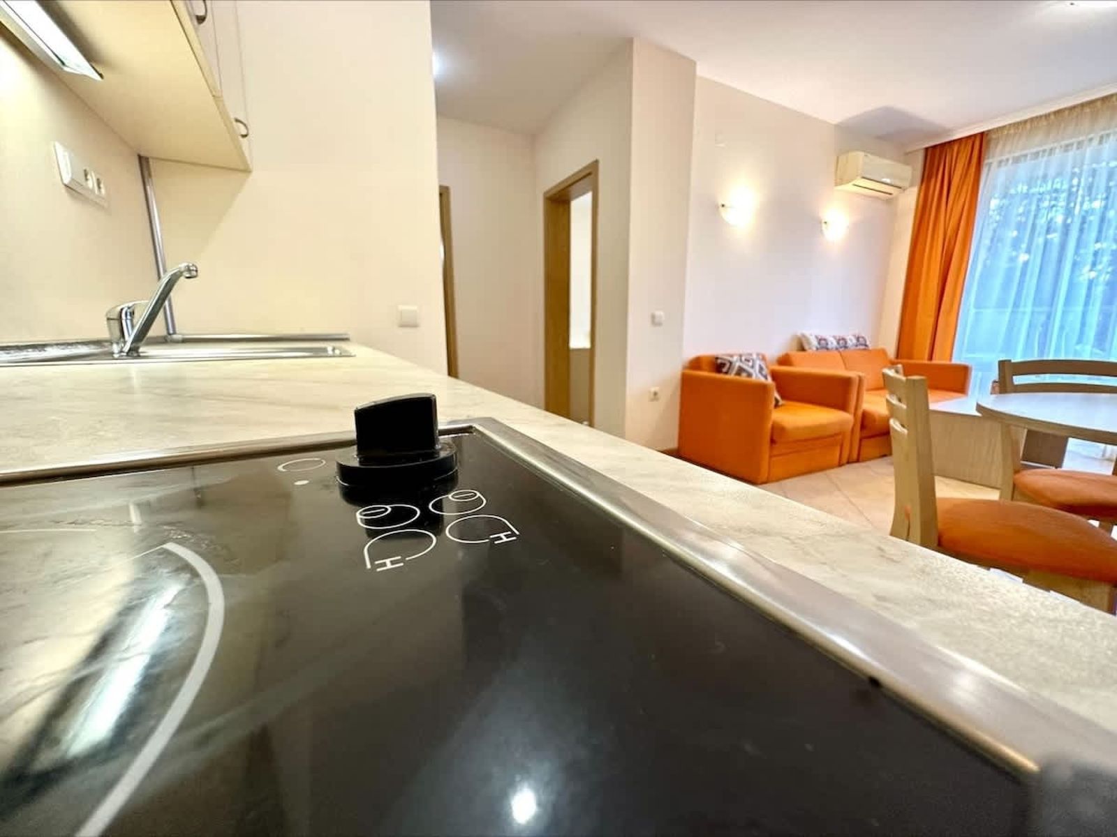 Cozy apartment with balcony in Royal Sun - Photo 25