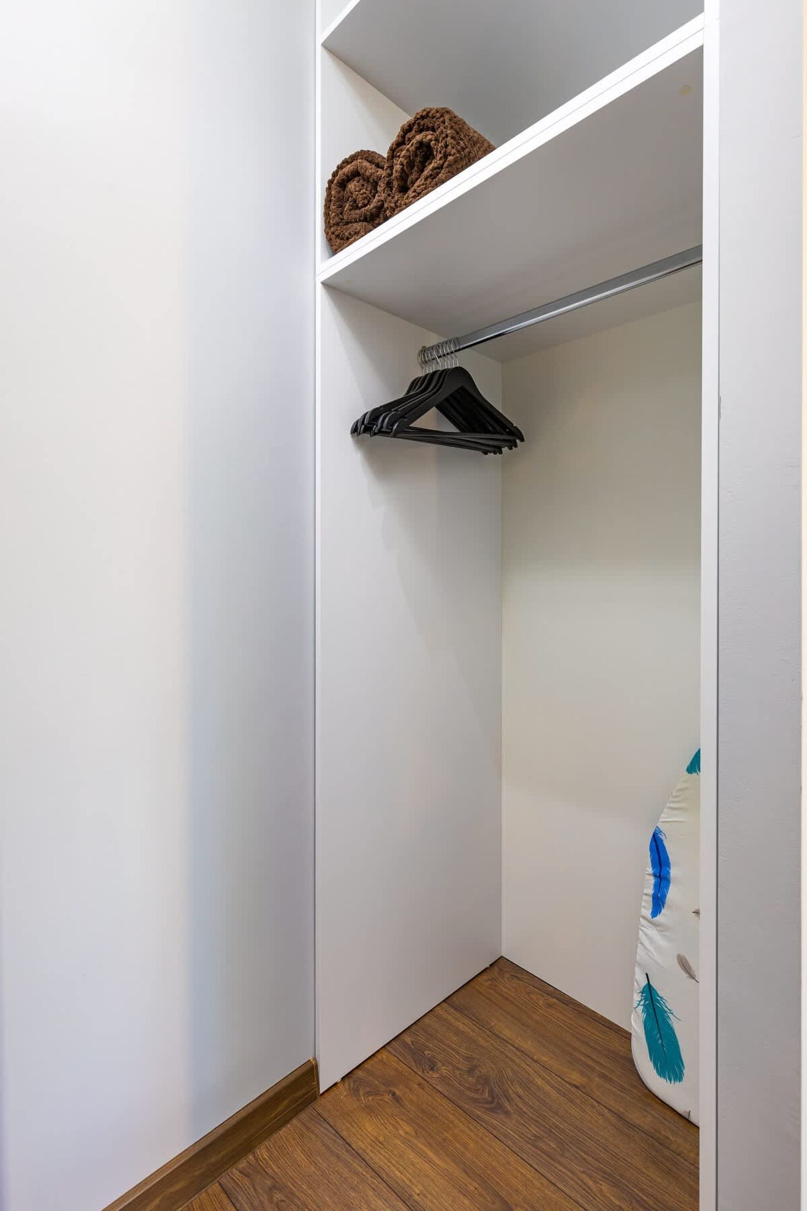 White&amp;Grey Two 1-BD Apartments - Photo 82