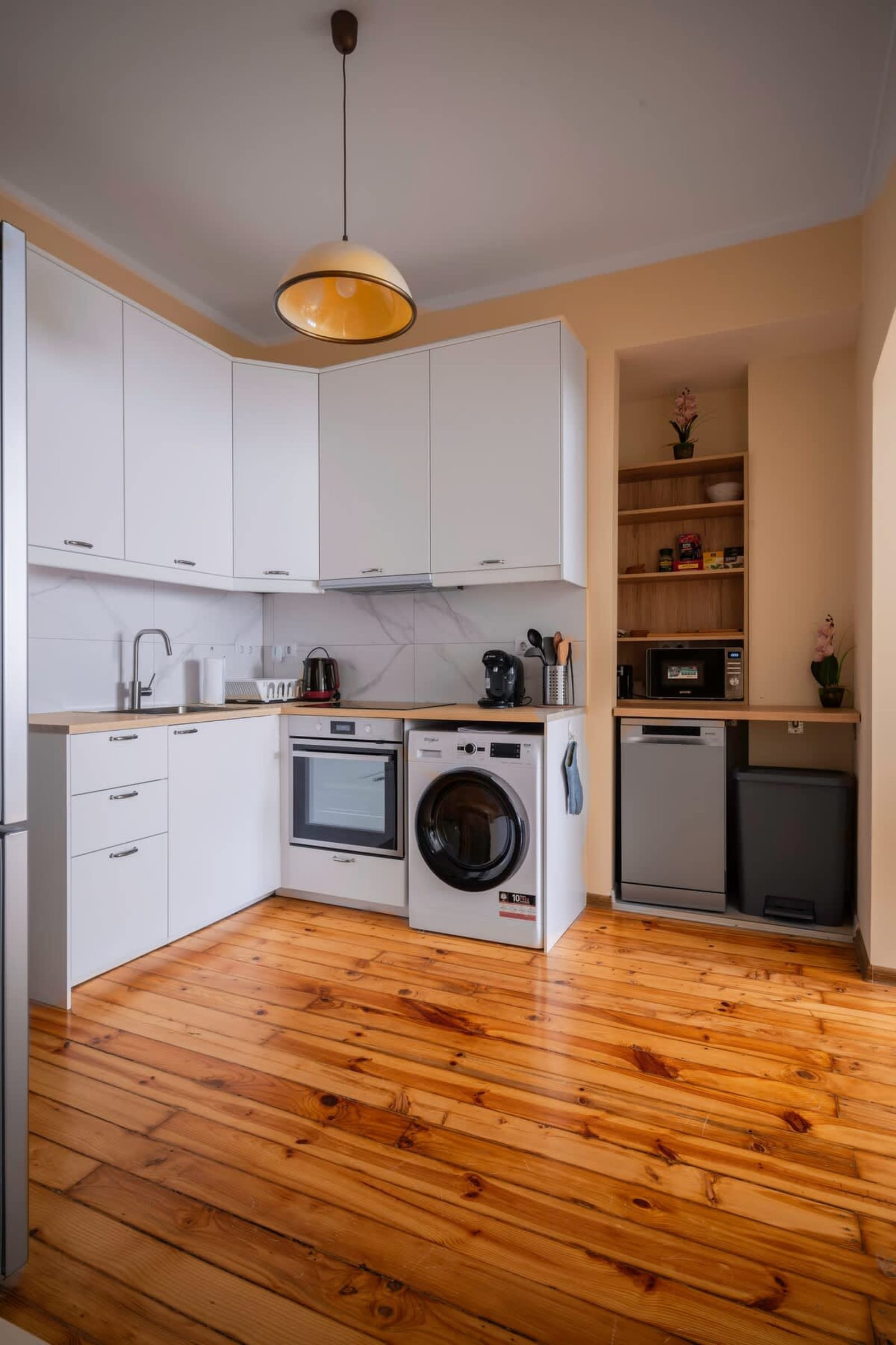 Stylish CityHub Retreat in Sofia Center - Photo 9