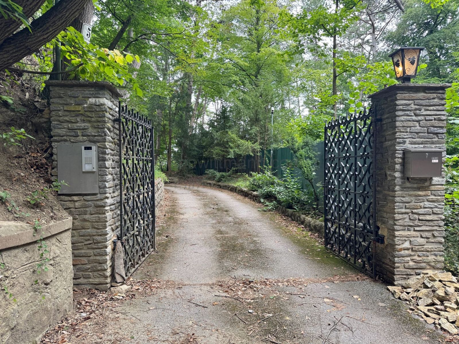 Location 500 - Photo 2