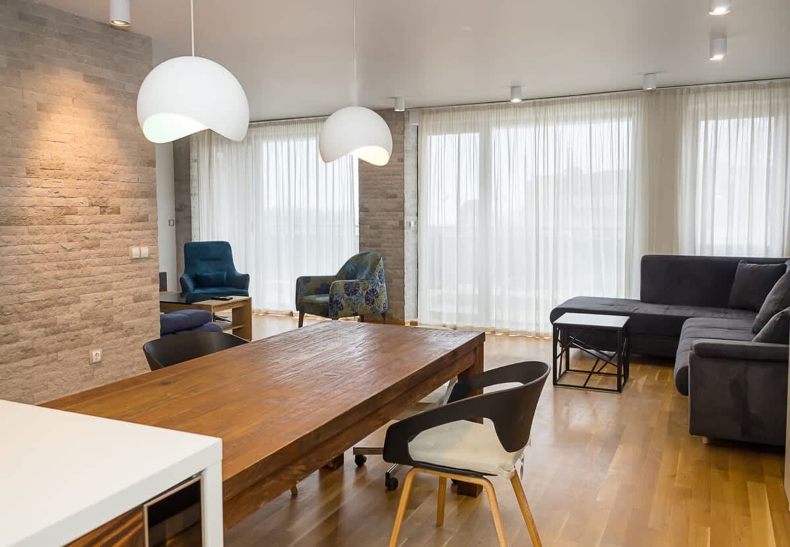 Modern Elegance in Varna – Spacious 3-Bedroom Home - Photo 8