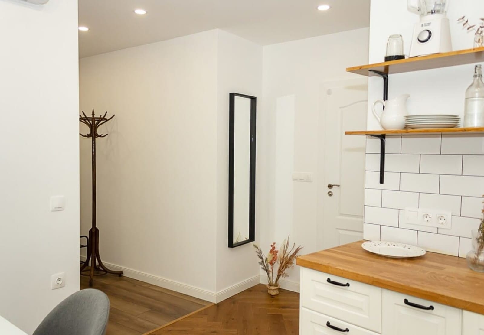 The Residential 1BD Apartment with an Outdoor Pool - Photo 14