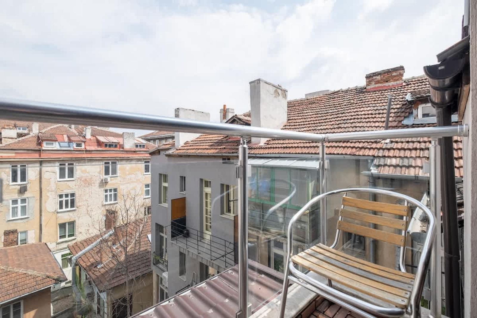 High-end Designer Studio - AC + Parking - Photo 37