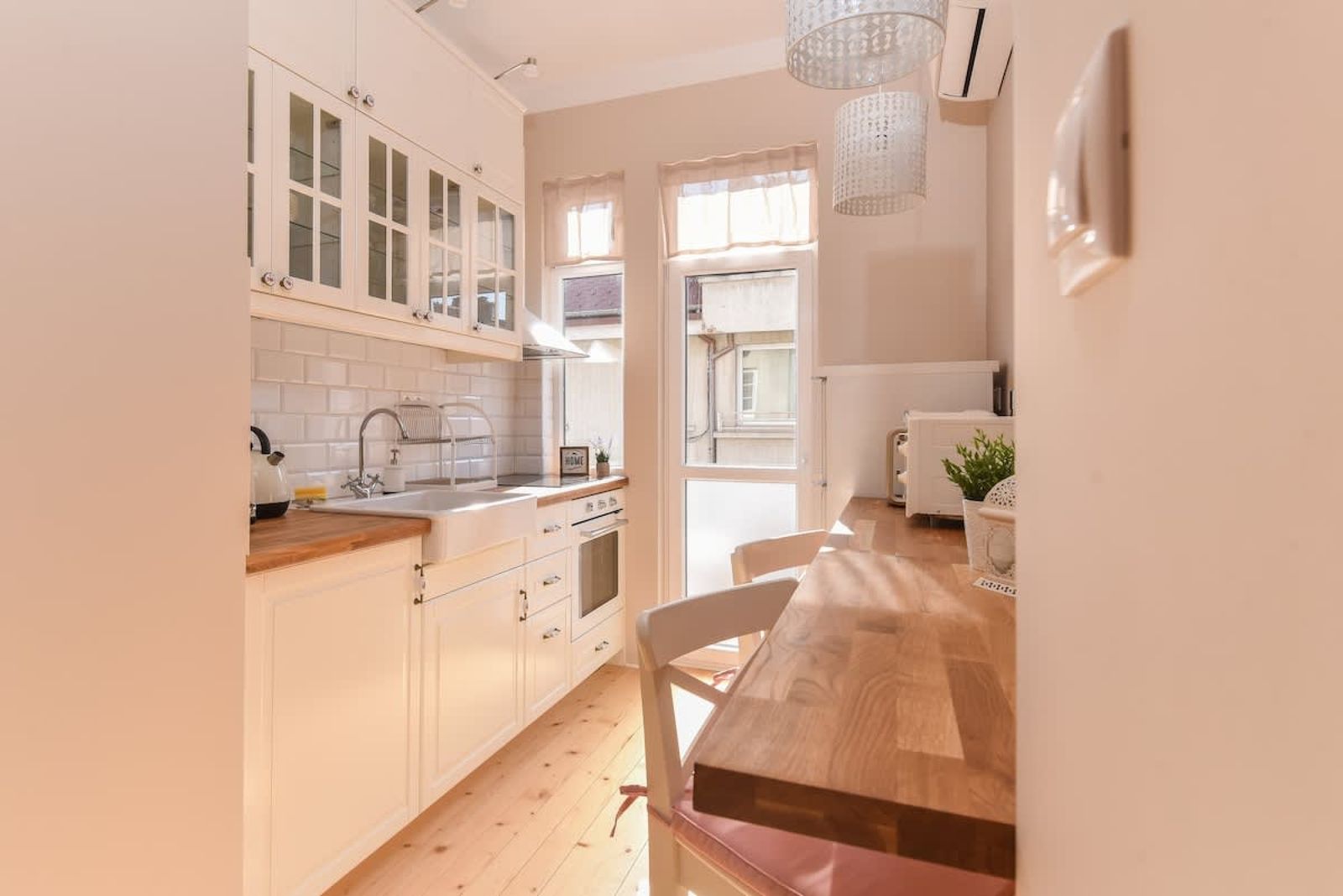 Chez Marie - Cozy One-Bedroom with Balcony - Photo 13