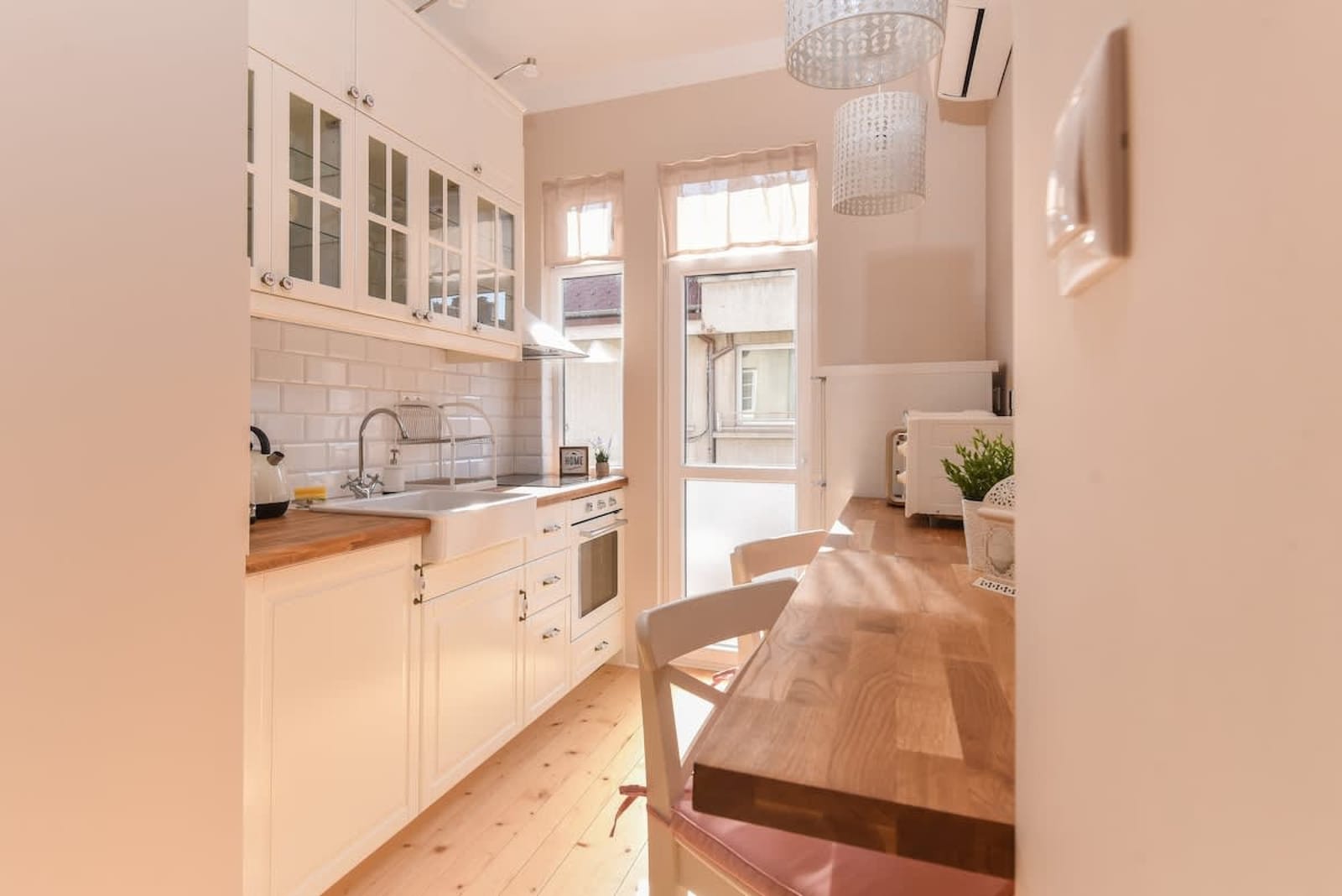 Chez Marie - Cozy One-Bedroom with Balcony - Photo 13