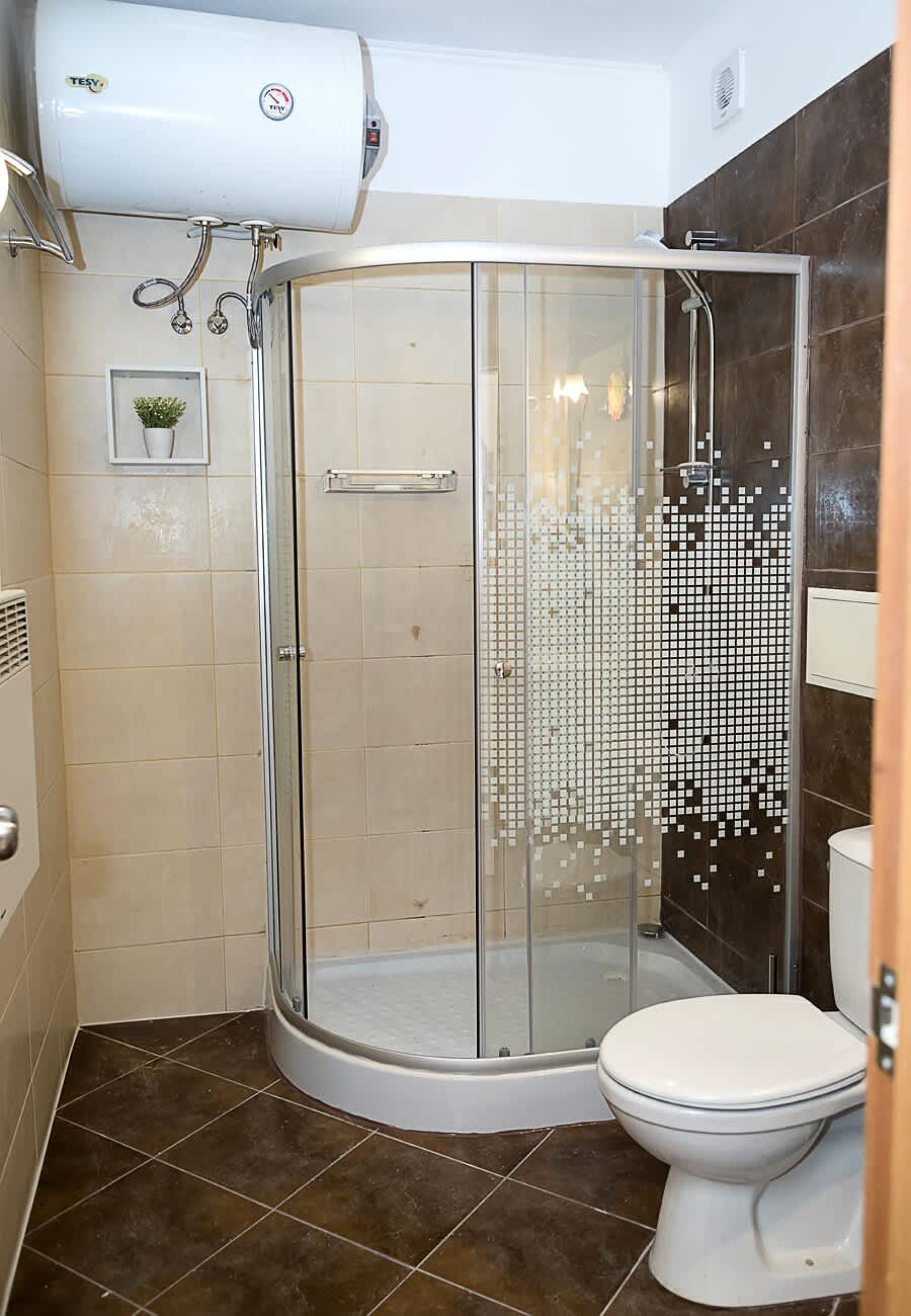 Cozy Retreat with Sea View &amp; Balcony | Nikea Park - Photo 14