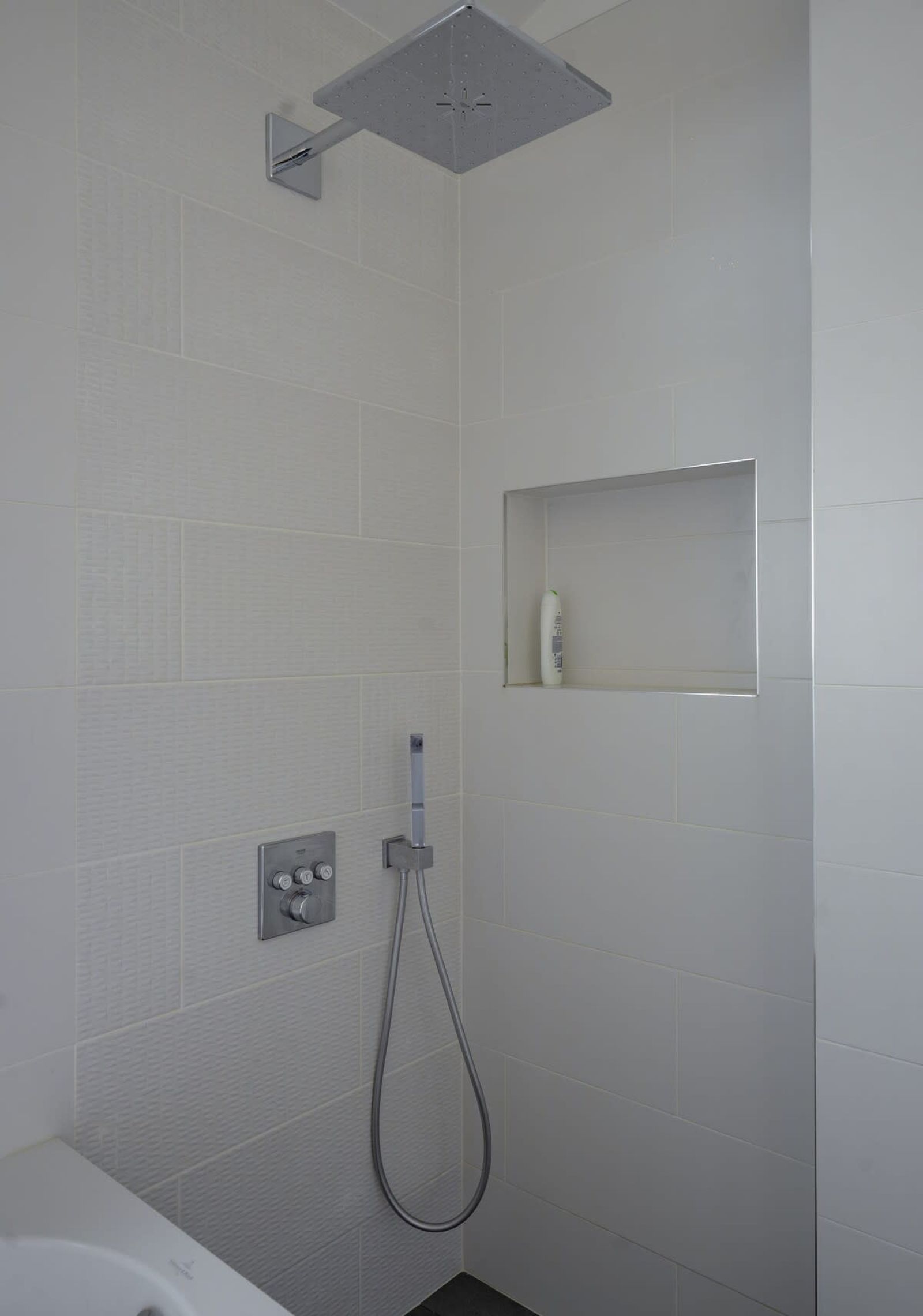 Luminous Central Retreat Spacious 2BD Apartment - Photo 45