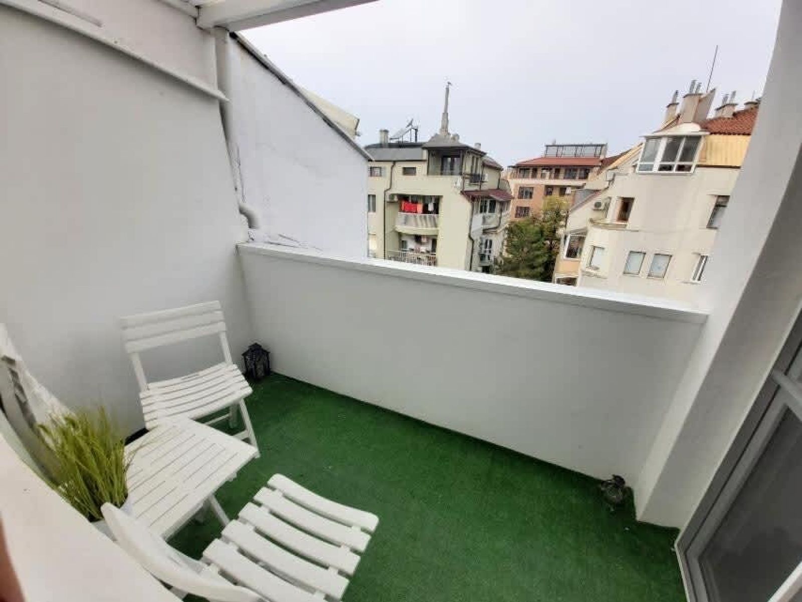 Colorful 1-BDR Apartment - Top center of Burgas - Photo 5