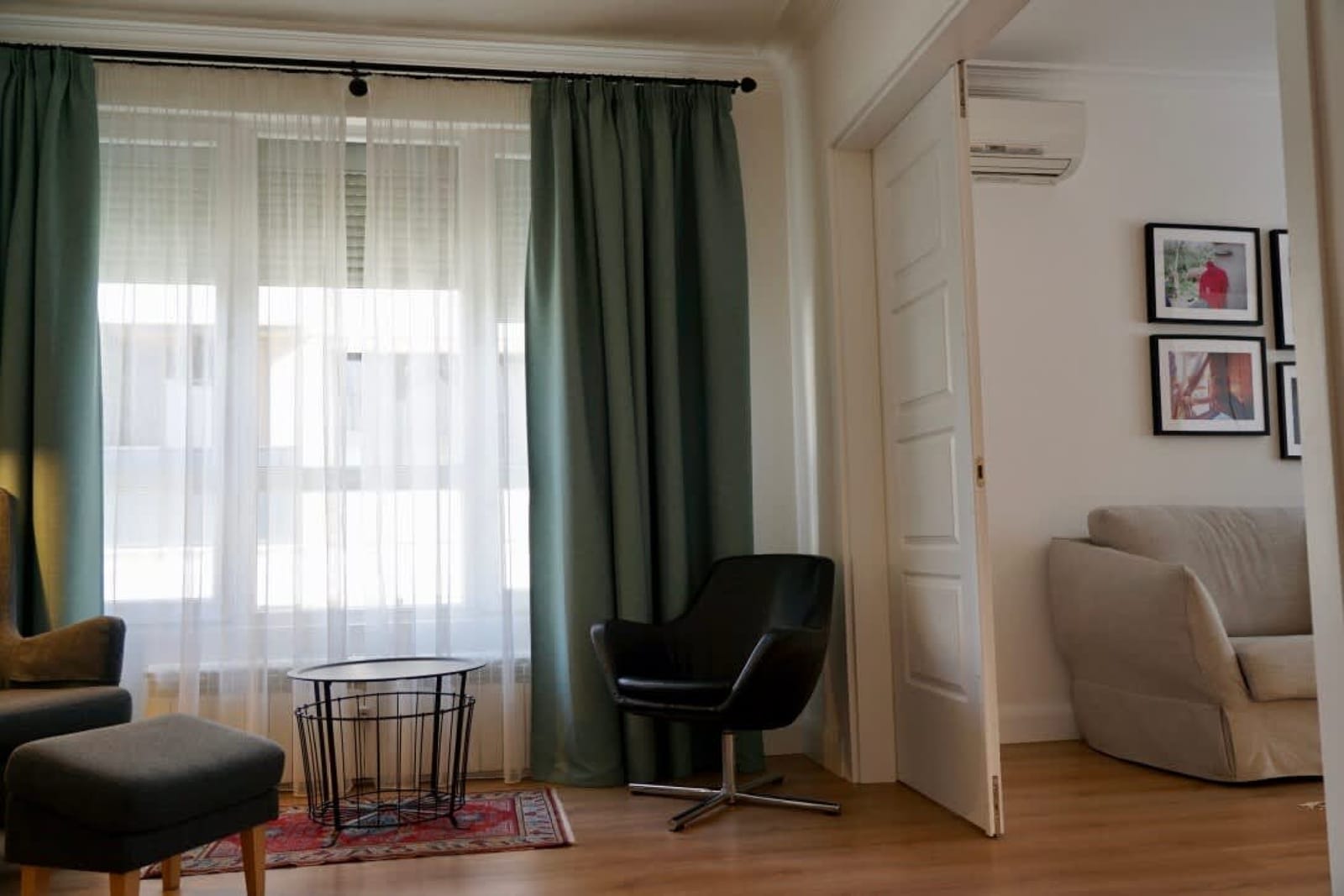 A French affair. With parking, style and elegance. - Photo 96