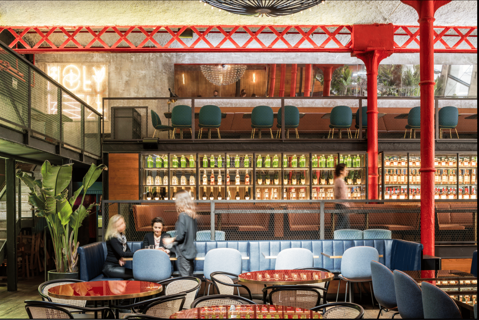 EL MAMA &amp; LA PAPA Bar Restaurant - Photo 9