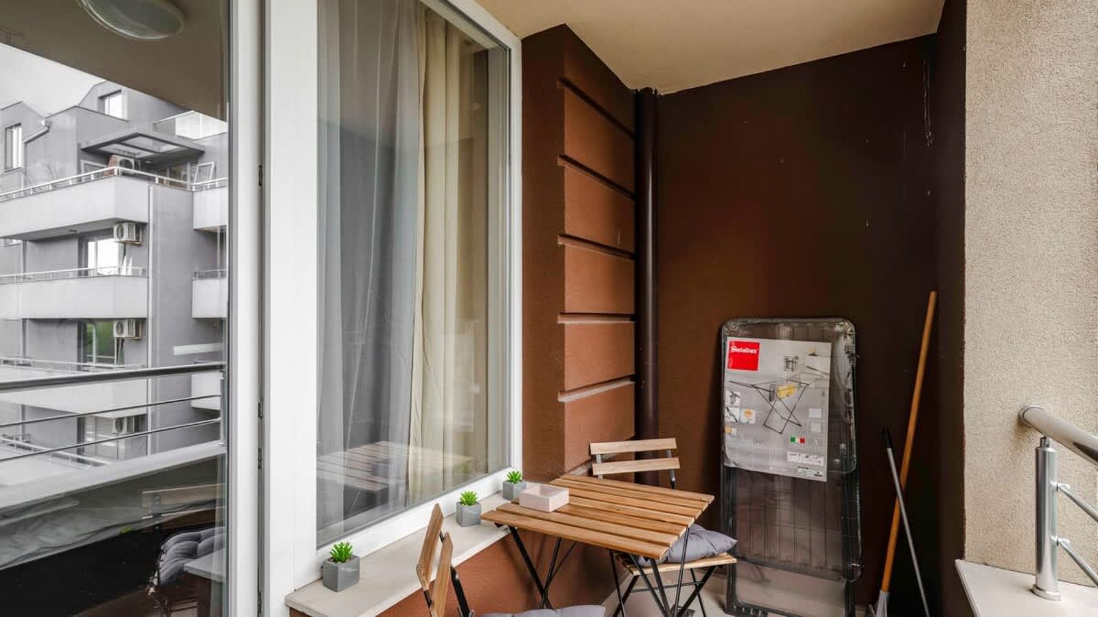 Terra Vibes 1BD Flat with Fast Wi-Fi &amp; Balcony - Photo 7