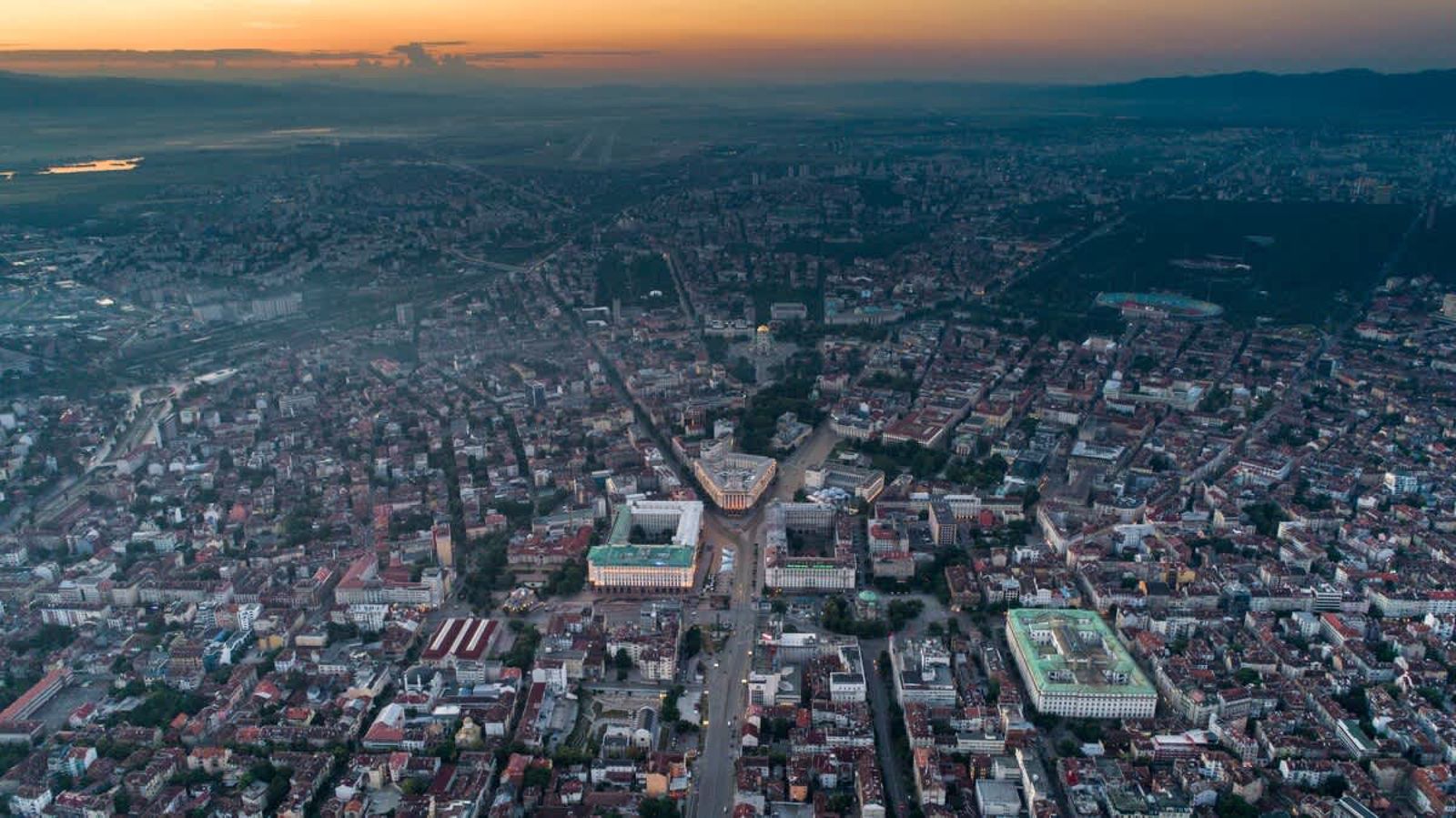 Top Center - Designer studio 1 min to Vitosha bul - Photo 17