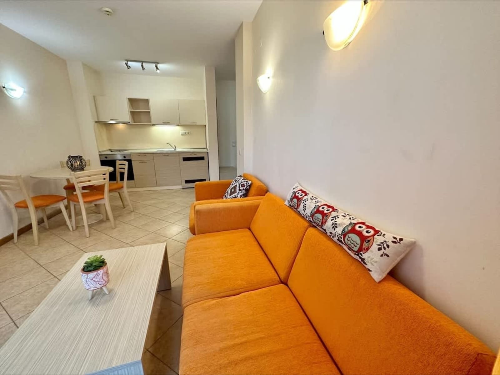 Cozy apartment with balcony in Royal Sun - Photo 33