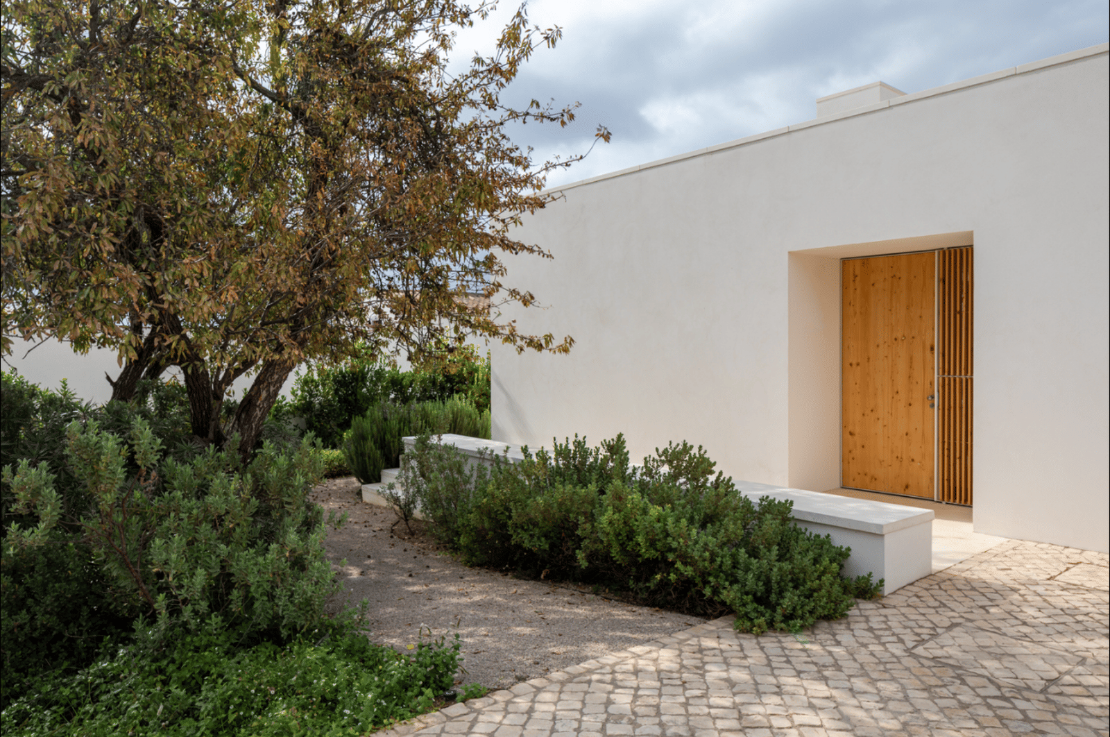 Courtyard House - Photo 16