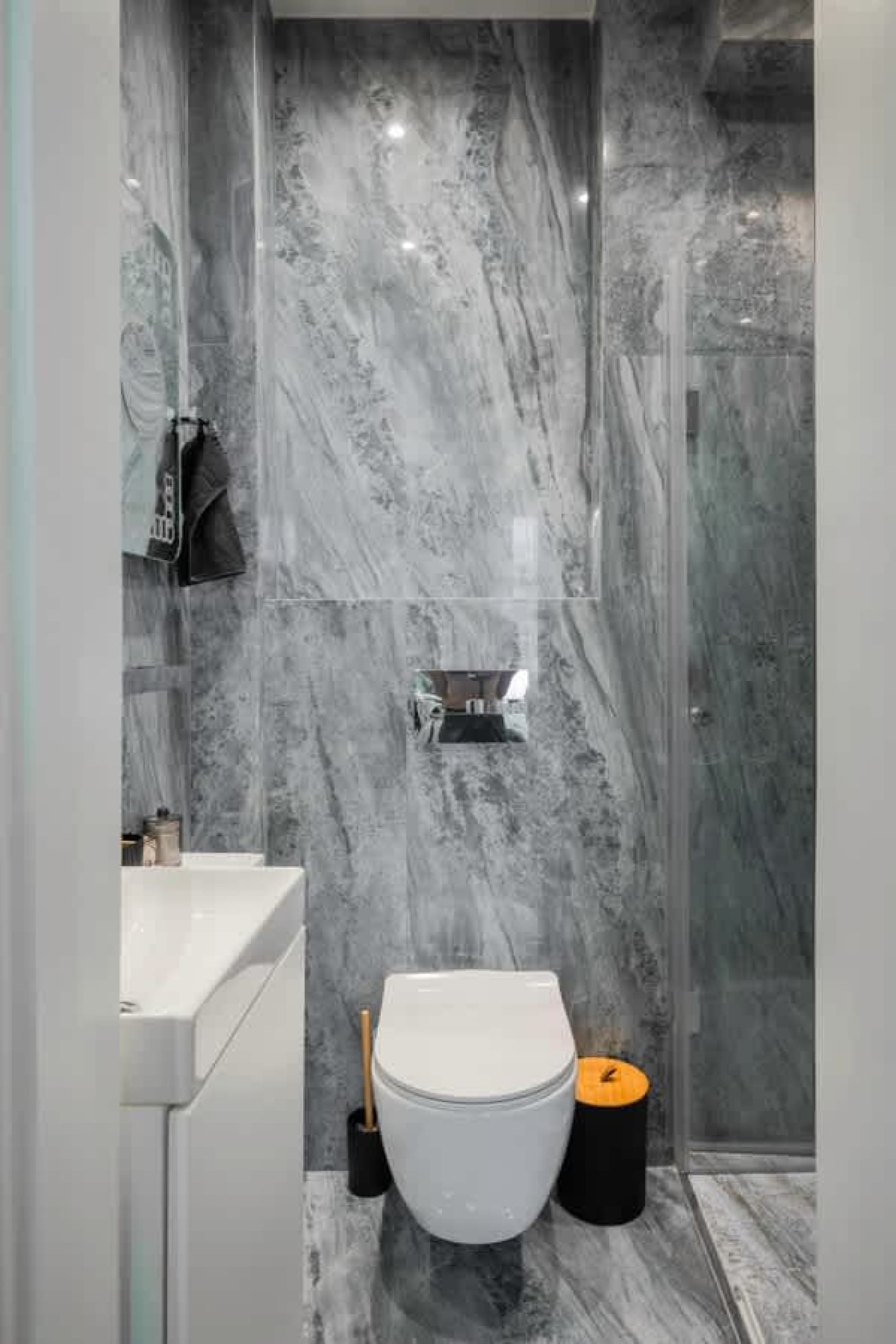 Urban Charm &amp; Comfort - Chic 2BD in Prime Location - Photo 18