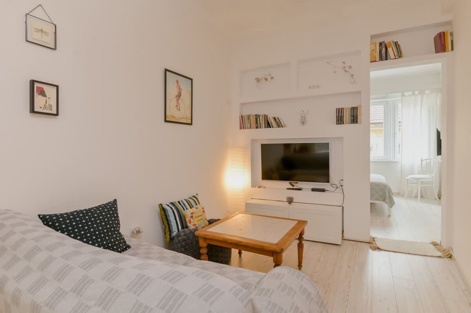 The Simple Place ~ Close to Slaveykov Square - Photo 4