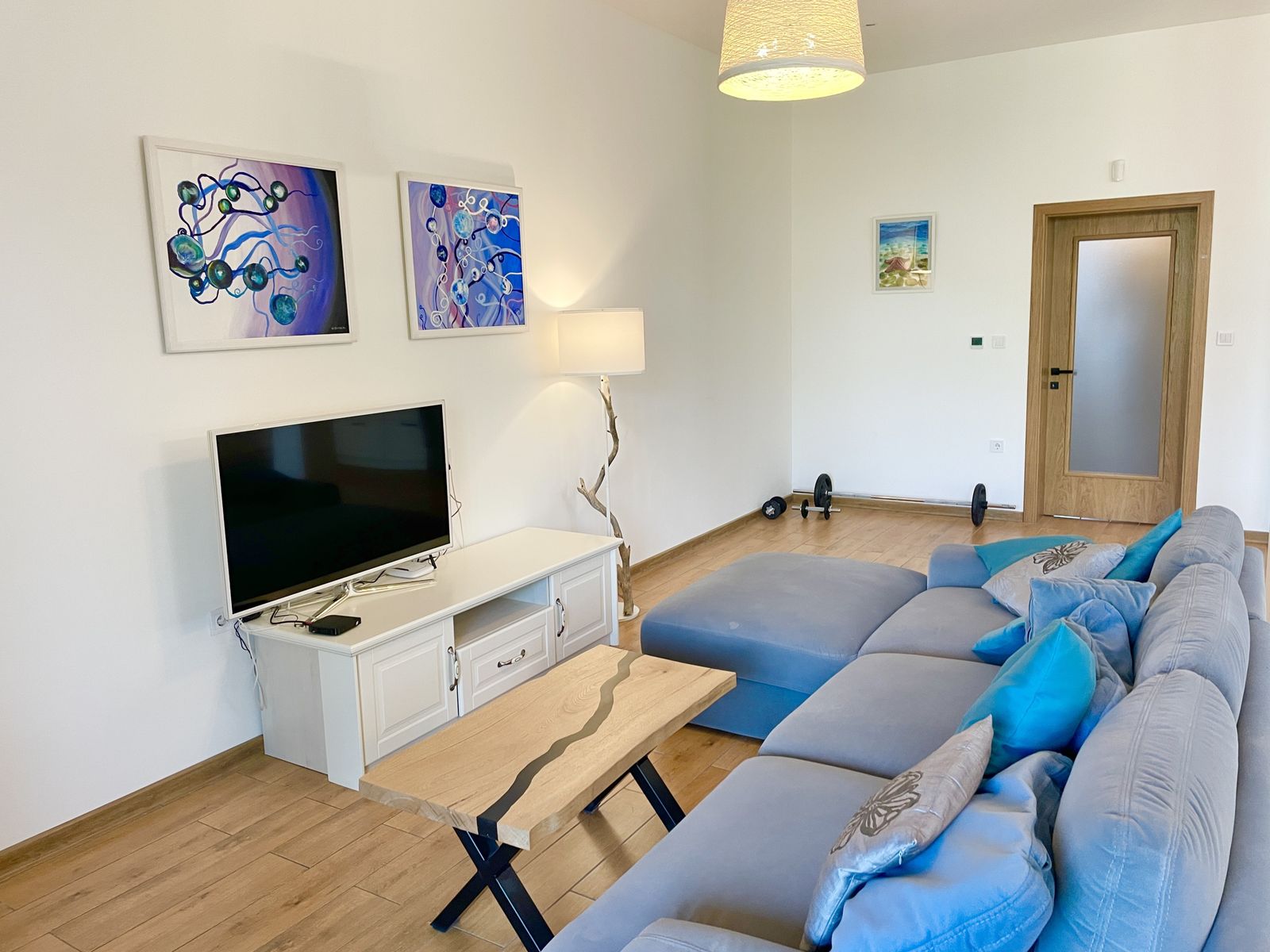 Modern and vintage house in the suburbs of Sofia - Photo 15