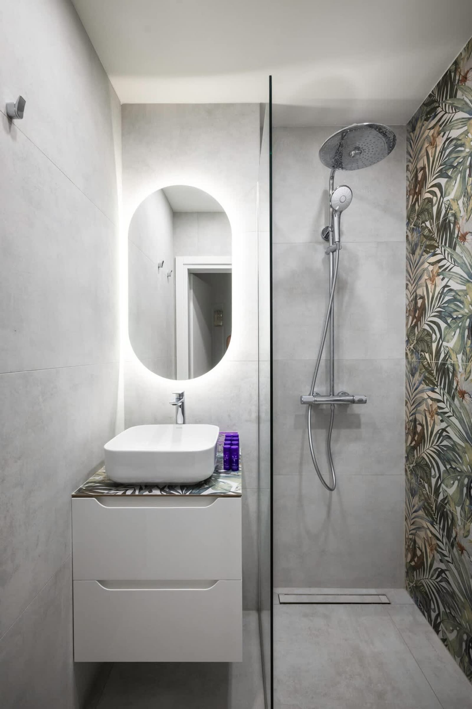 The Purely Placed 1BD Central Flat - Photo 11