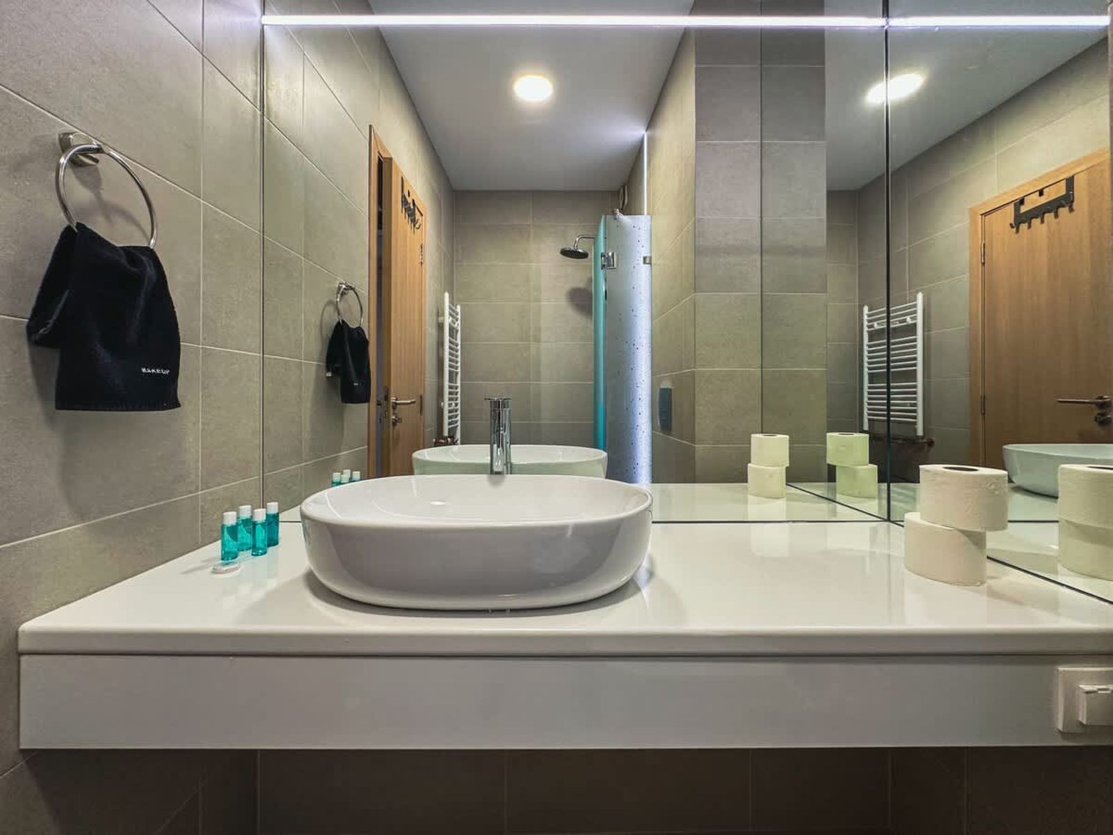 Quiet &amp; Comfortable Urban Retreat - Photo 15