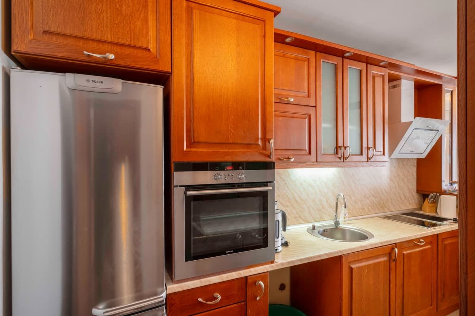 Vintage and Cozy 2BD Apartment in Prime Location - Photo 11