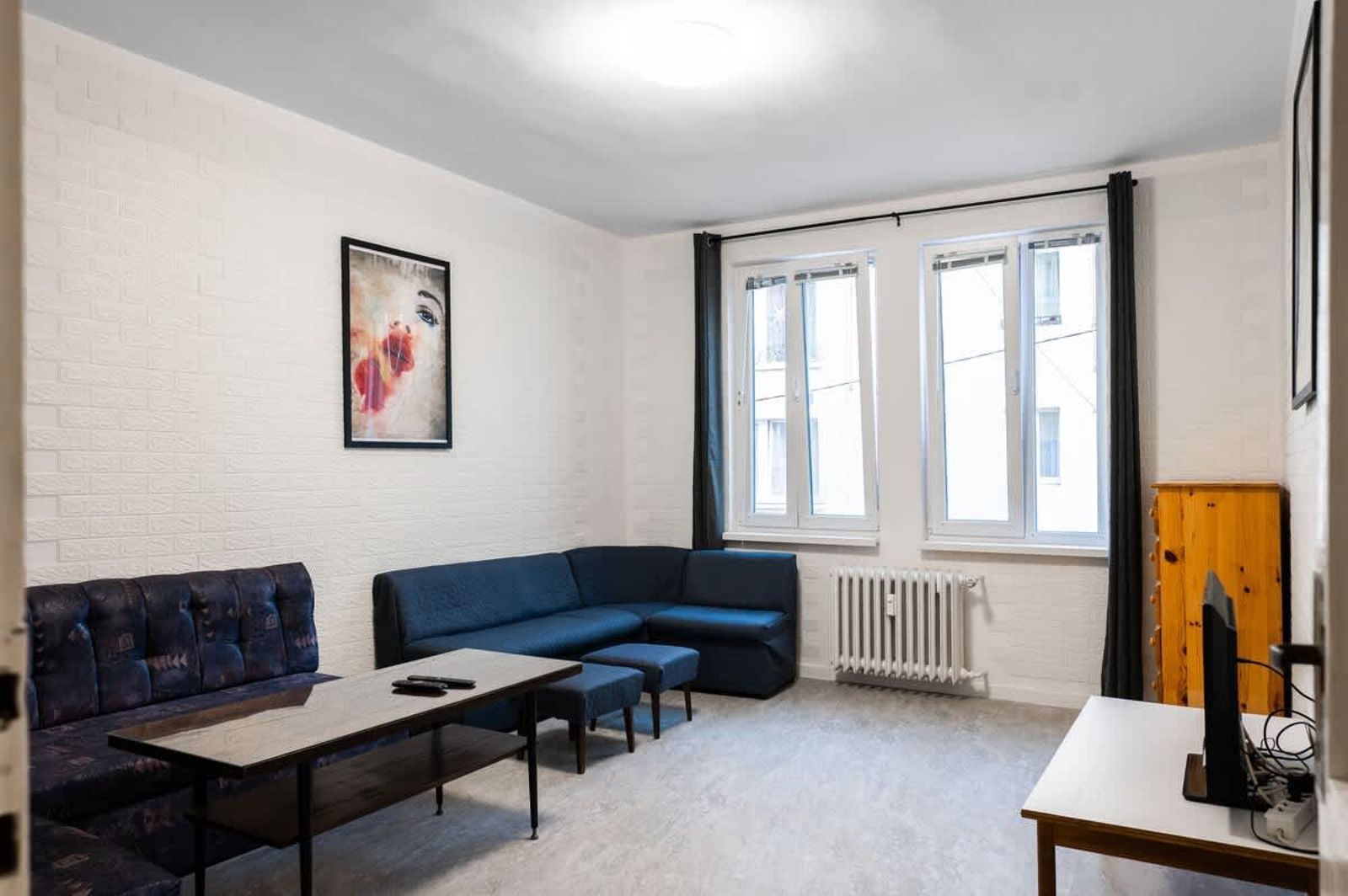 Living next to Eagles Bridge: Central 1-BD flat - Cover Photo