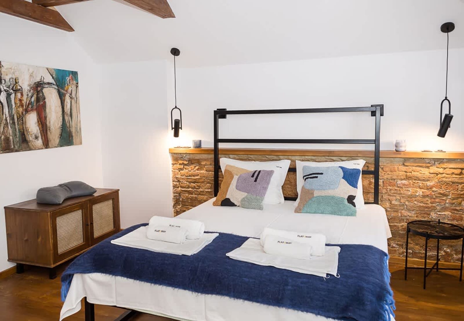 Stylish Maisonette Just Steps from the Sea Garden - Photo 4