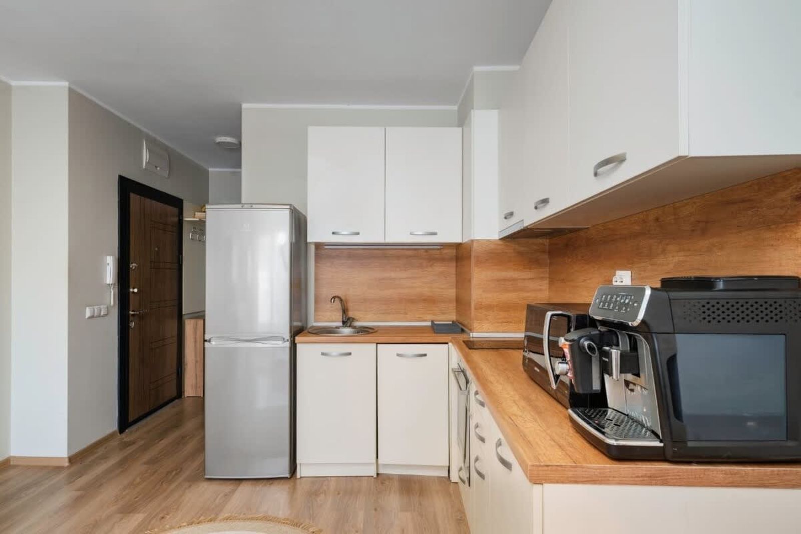 1BD Apartment with AC &amp; Lift in Sofia City Center - Photo 10