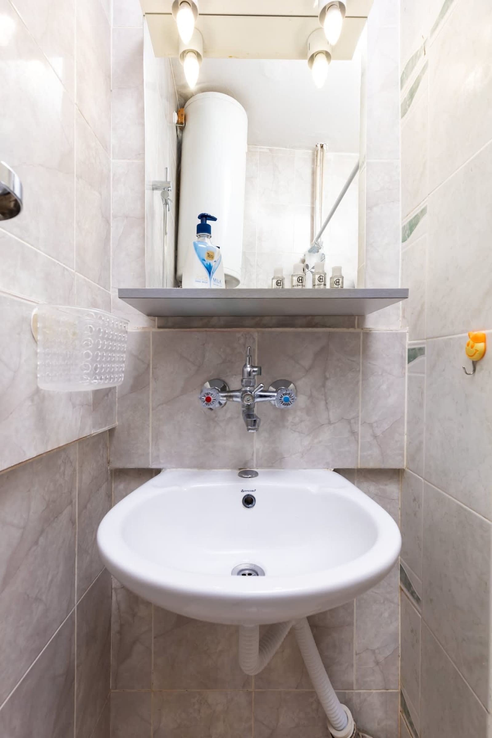 1-Bedroom Flat with Balcony in Plovdiv - Photo 12