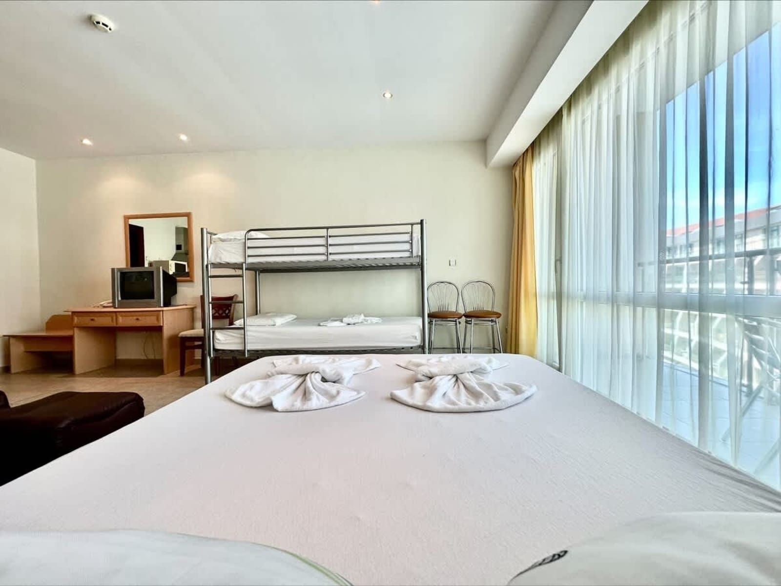 Miramar Palace Family Studio - Photo 41