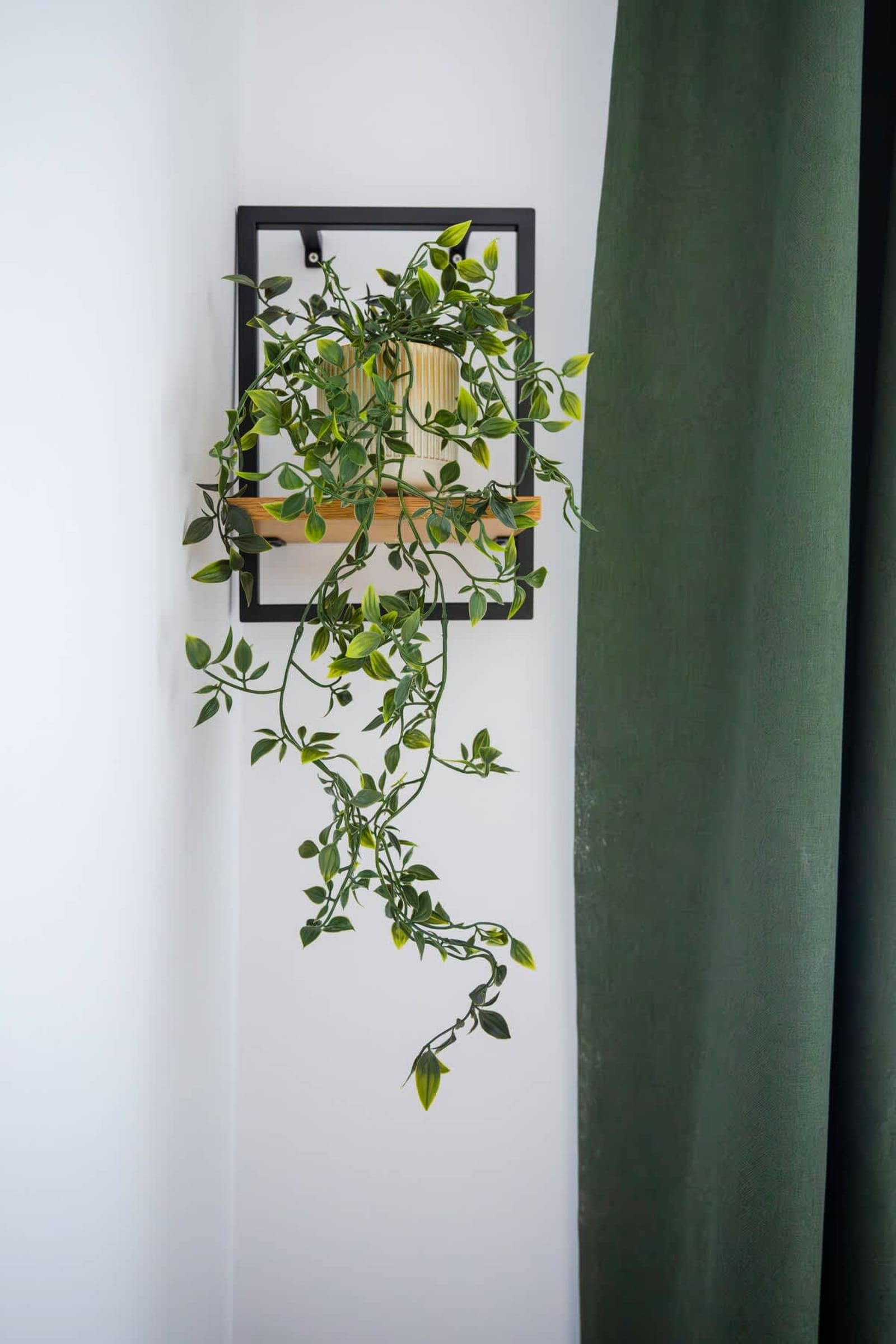 Brick Haven: Contemporary Urban Living Redefined - Photo 17