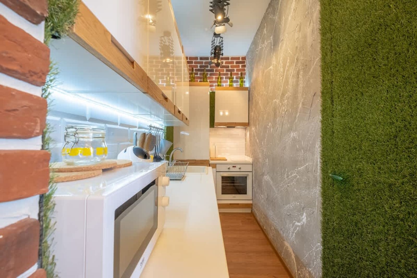 3 BDR &amp; 3 BTHR Duplex | In the Heart of Sofia - Photo 11