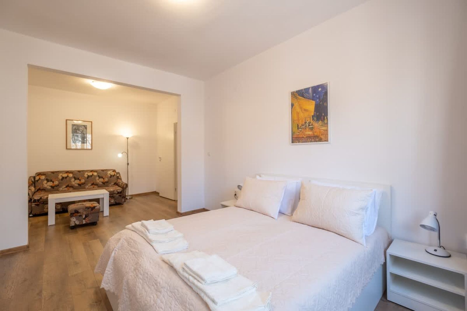 Peaceful downtown location - 2 bedroom apartment - Photo 14