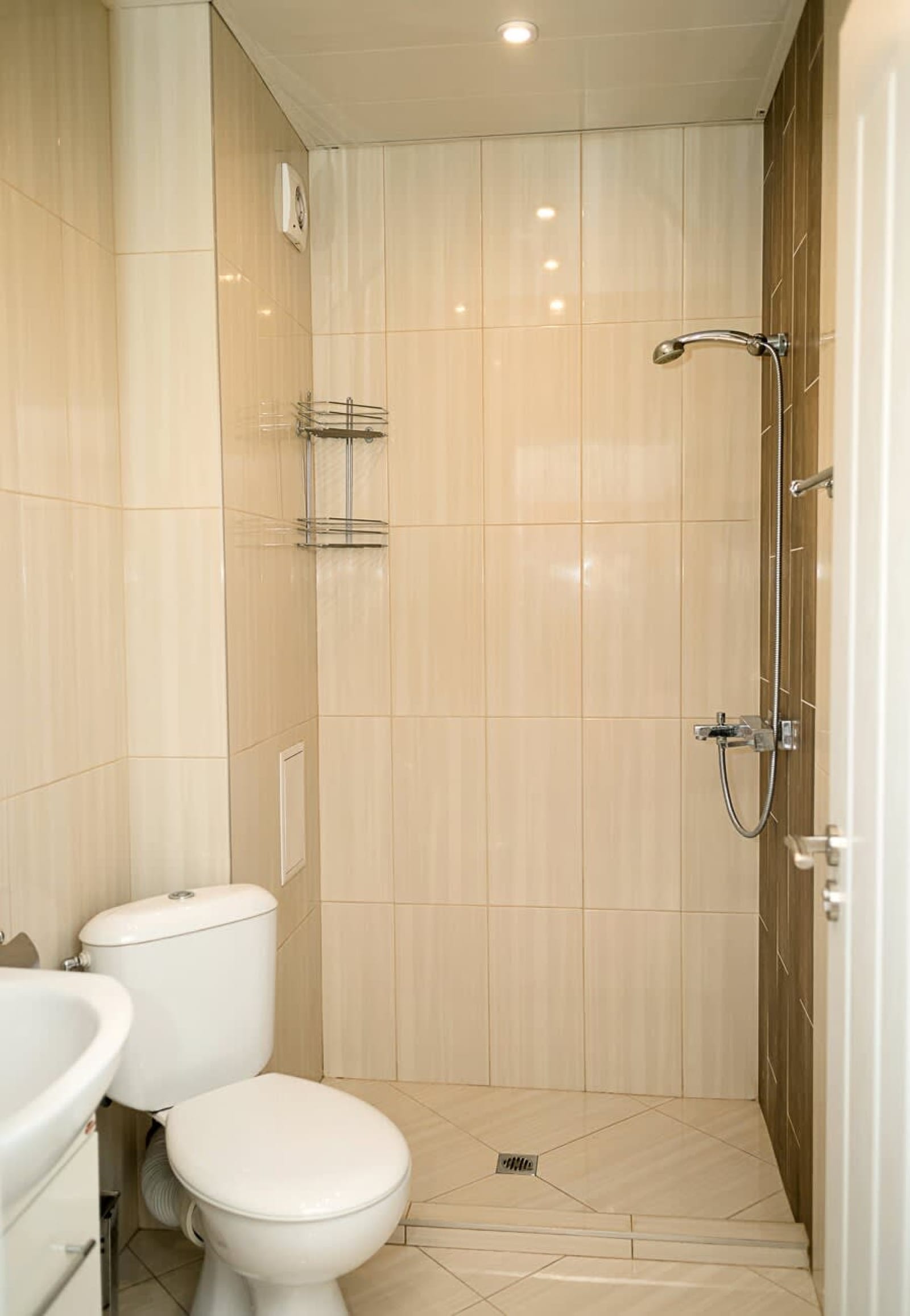 Studio Near Grand Mall Varna | Cozy &amp; Convenient - Photo 12