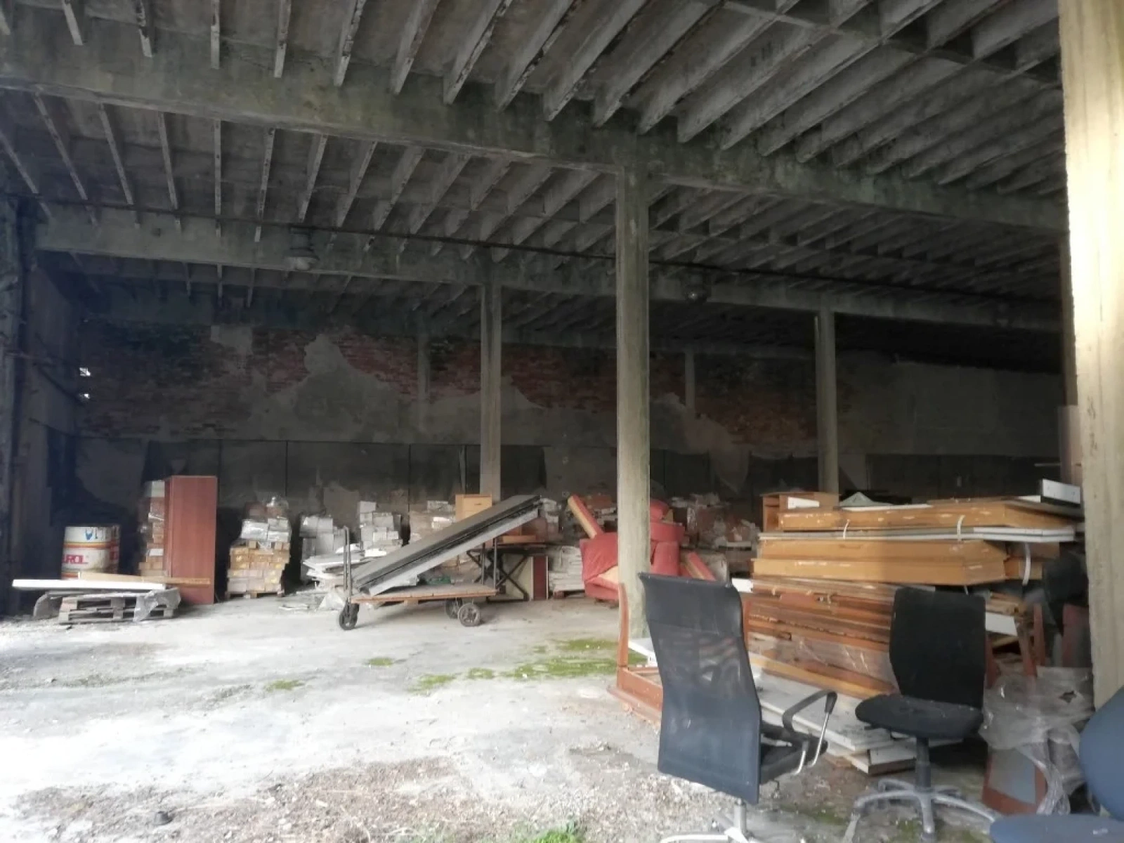 Beautiful Abandoned Factory - Photo 38