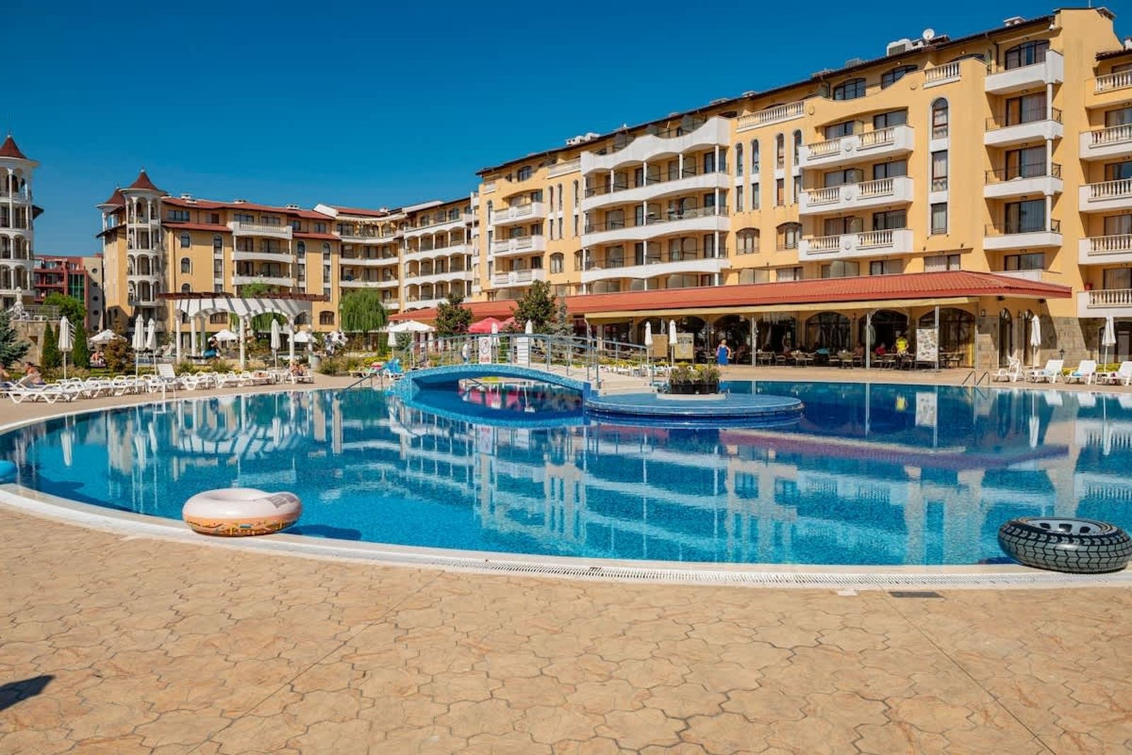 Cozy apartment with balcony in Royal Sun - Photo 8