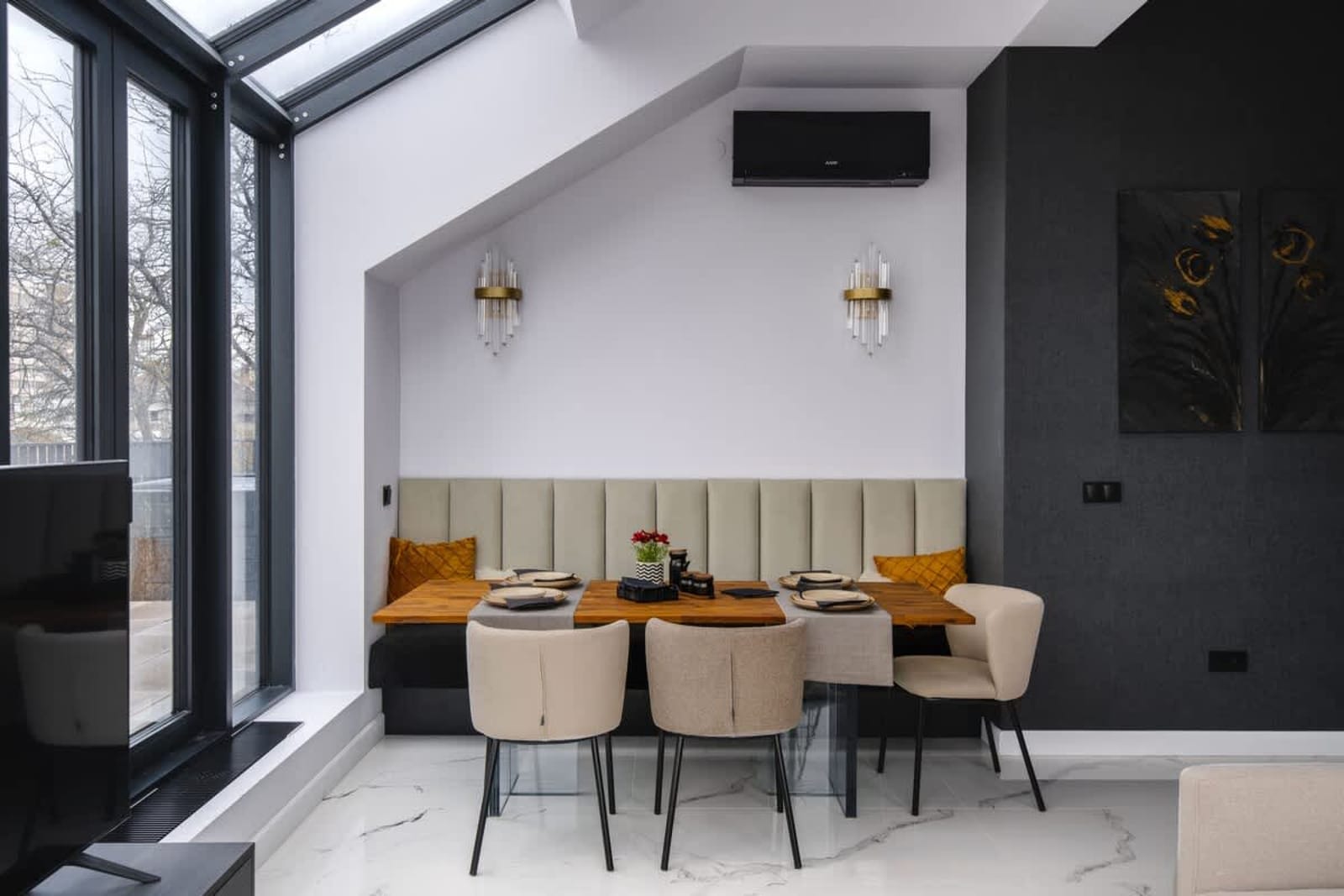 Exquisite Penthouse: Luxe Living with City Views - Photo 13