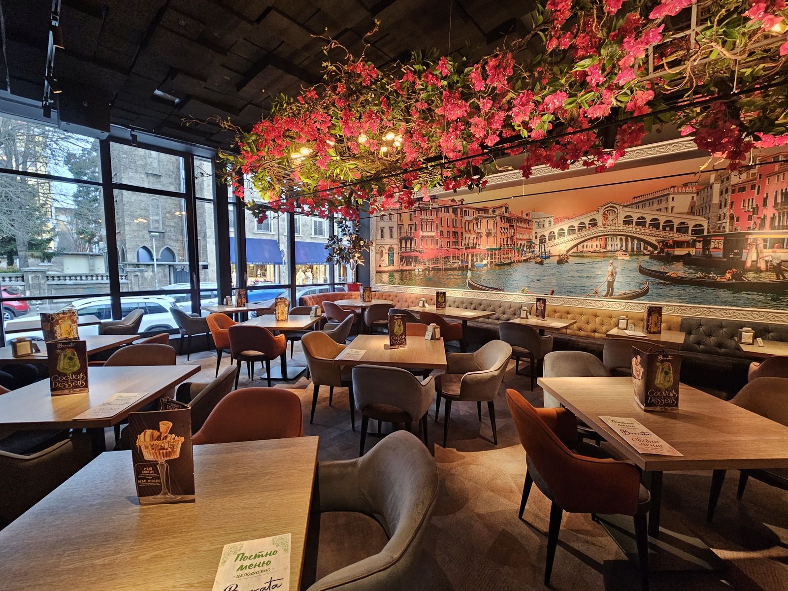 Luxuriously Romantic Restaurant in the Heart of Sofia - Photo 7