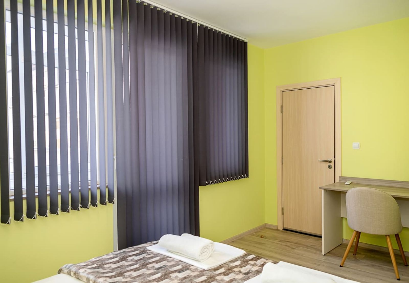 Bright &amp; Spacious 2-Bedroom Apartment in Varna - Photo 13