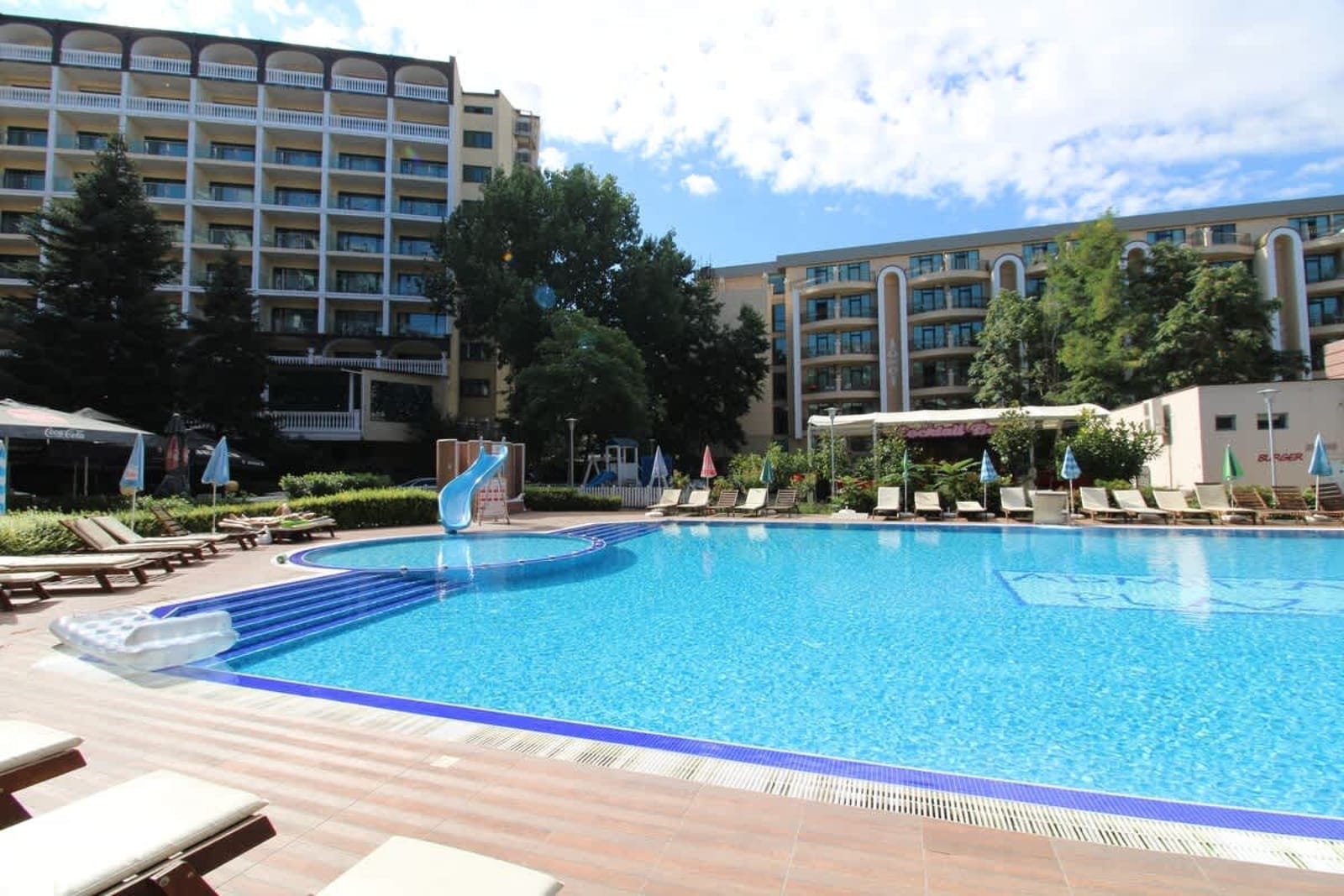 Family Studio with balcony in Admiral Plaza - Photo 12