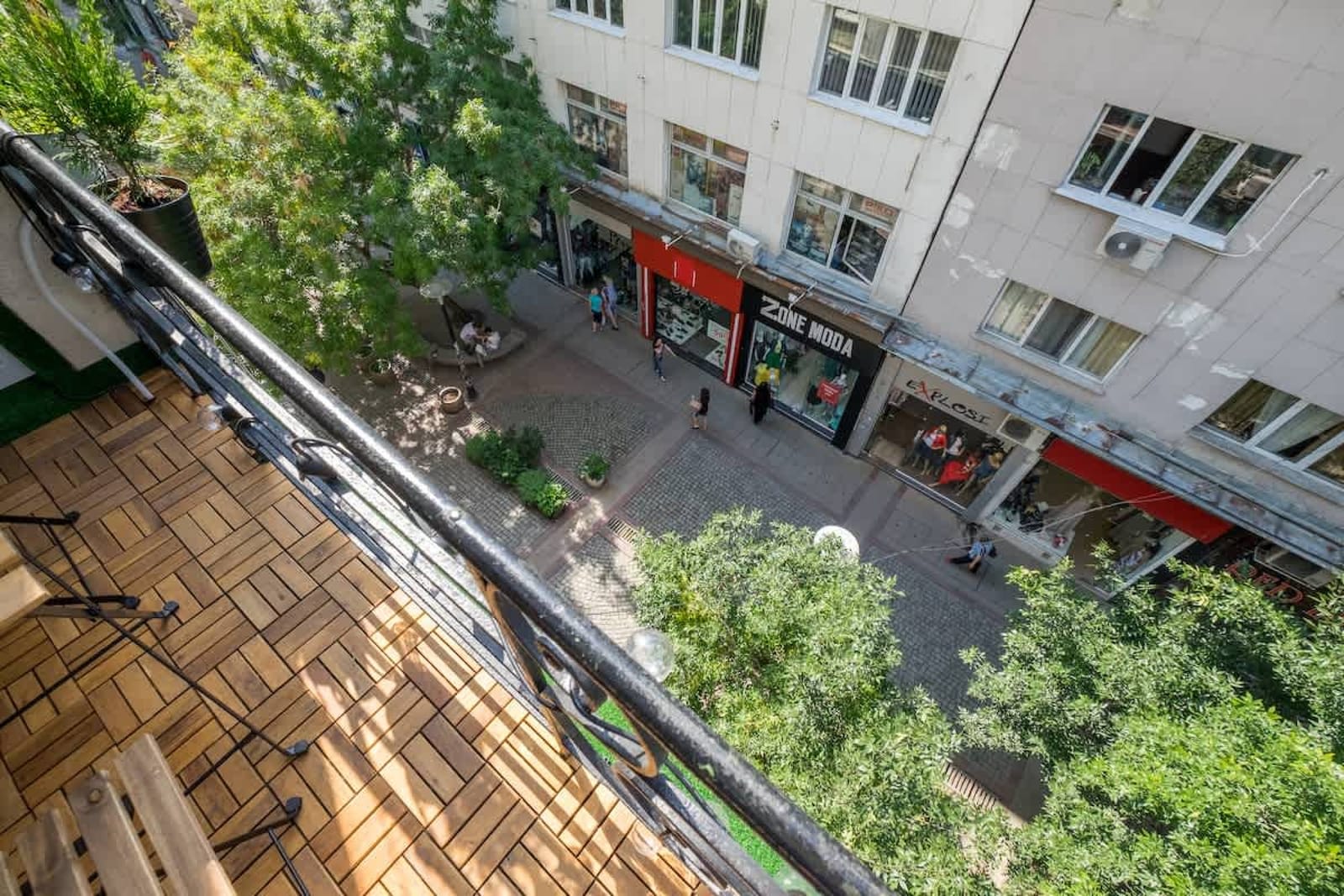 2 BDR &amp; 2 BTHR Funky Apartment / Supreme Location - Photo 59