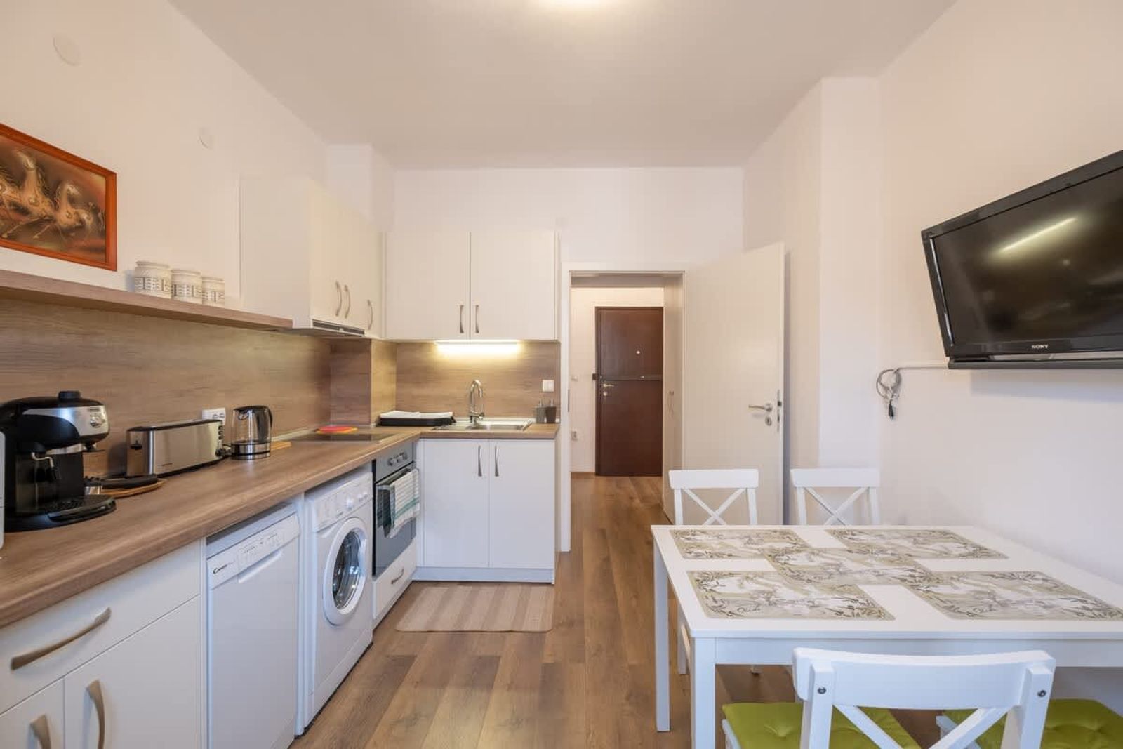 Peaceful downtown location - 2 bedroom apartment - Photo 8