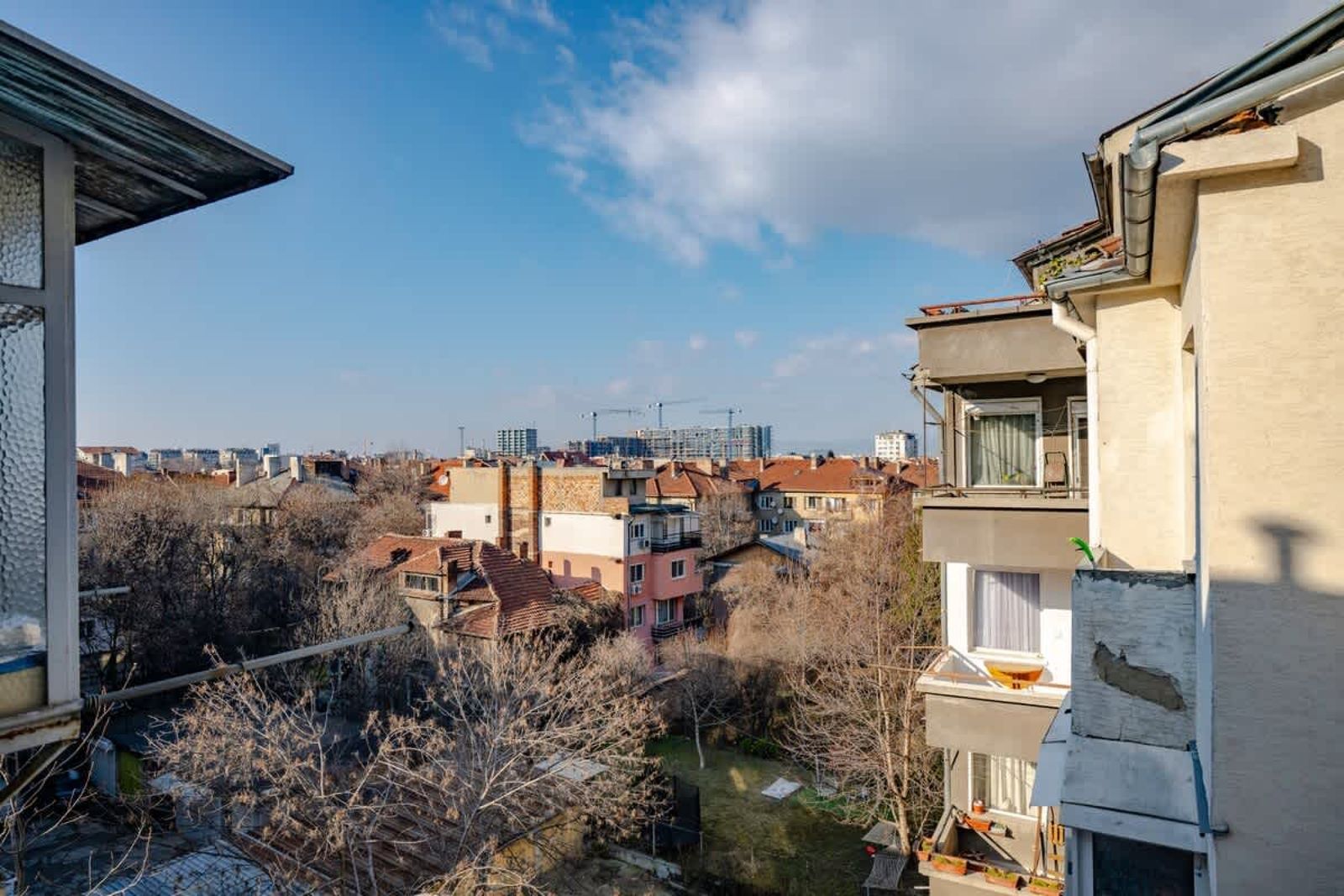 Sunny Stylish Apartment in Sofia - Photo 20