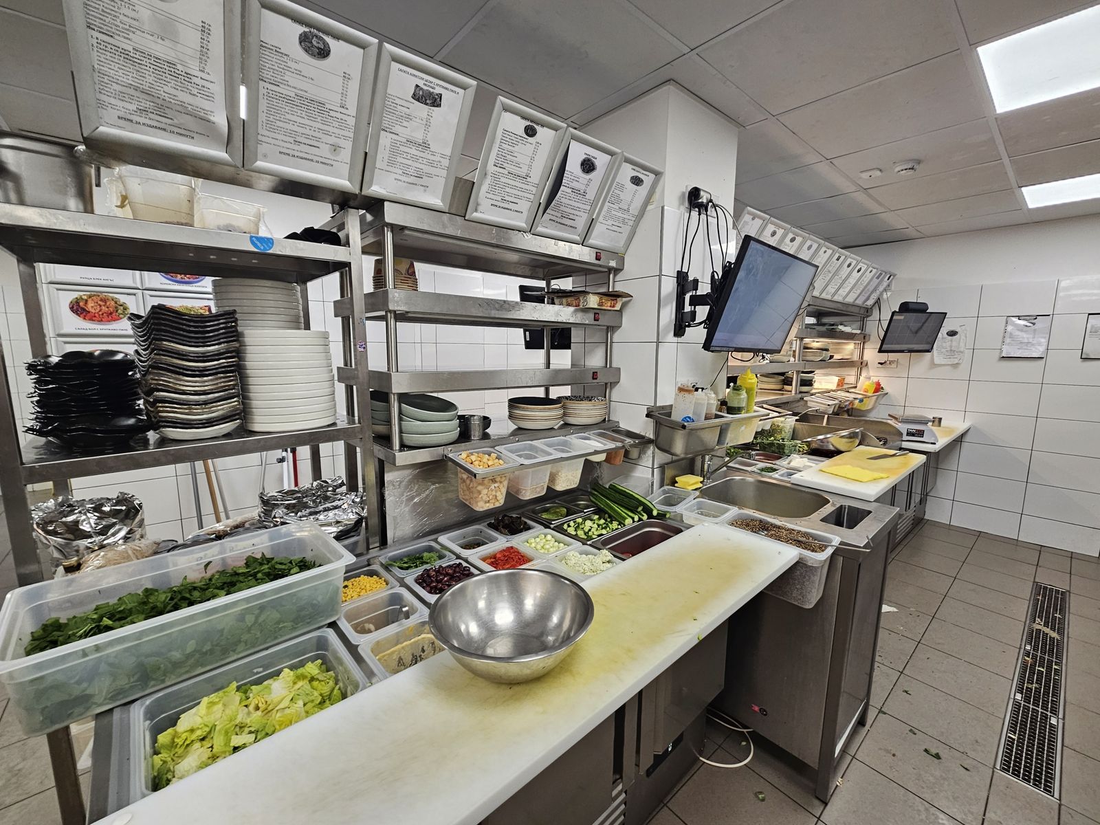 Luxuriously Romantic Restaurant in the Heart of Sofia - Photo 30