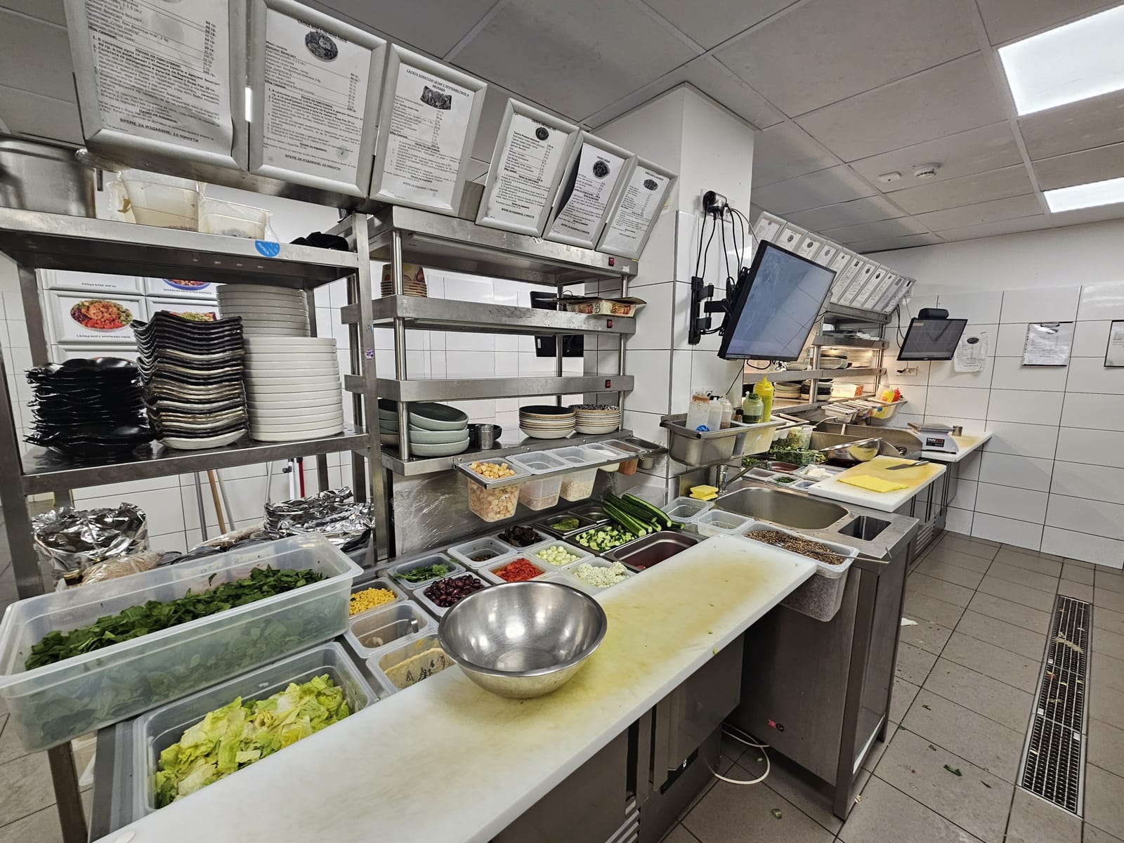 Luxuriously Romantic Restaurant in the Heart of Sofia - Photo 30