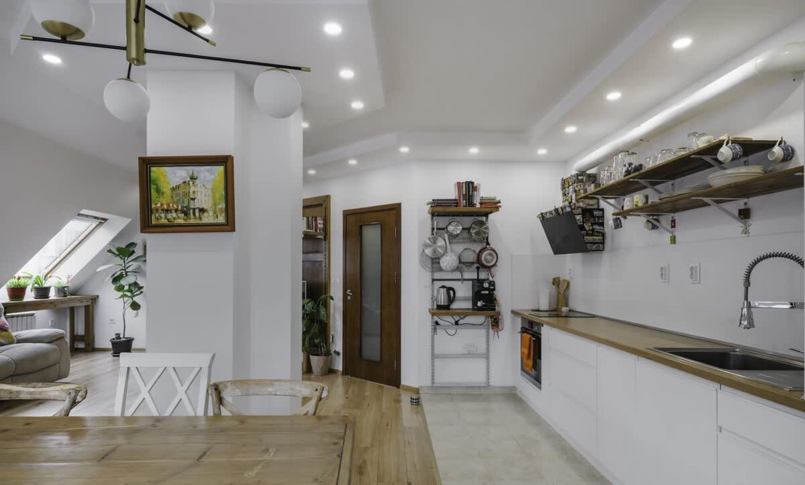 Charming &amp; Cozy 2BD Apartment with Natural Light - Photo 9