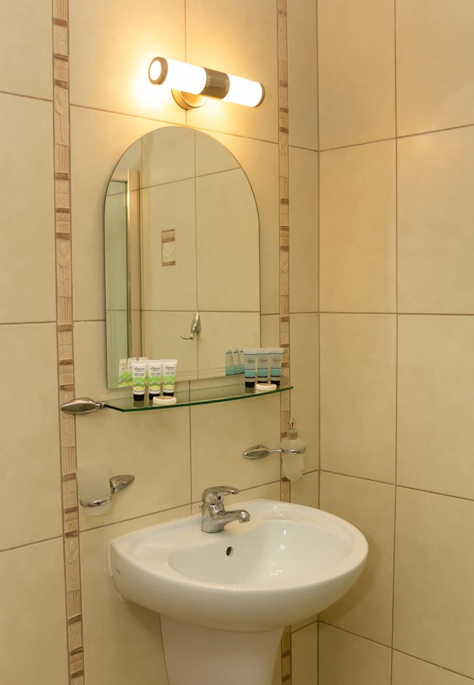 Cozy 1BD Apartment with a Spacious Terrace - Photo 31