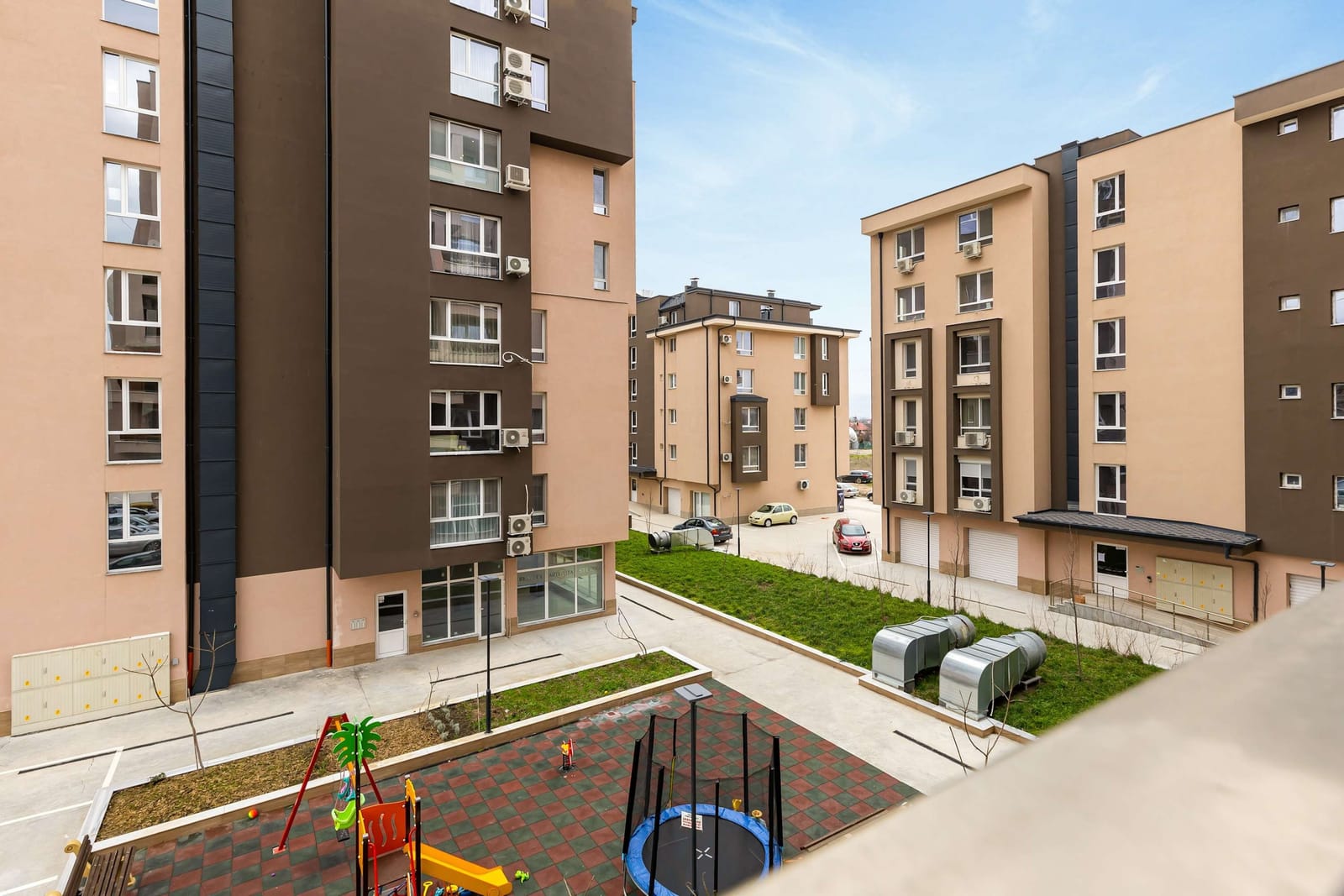 The Cozy Nest - Modern 1BR with Balcony - Photo 31