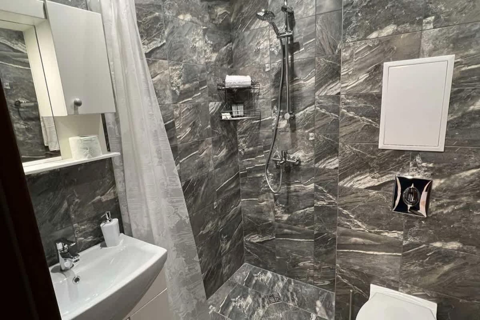 Апартамент Комфорт 2 близо до летището - Photo 11